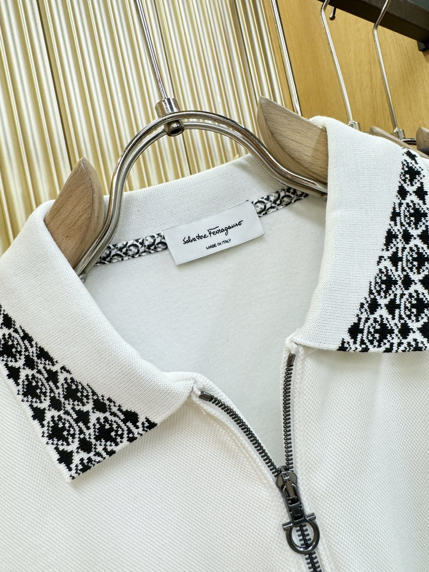 Ferrag *mo菲拉格慕 秋冬新品，官网同步 经典大气百搭Polo领长袖T恤，顶级原版面料，质感细腻