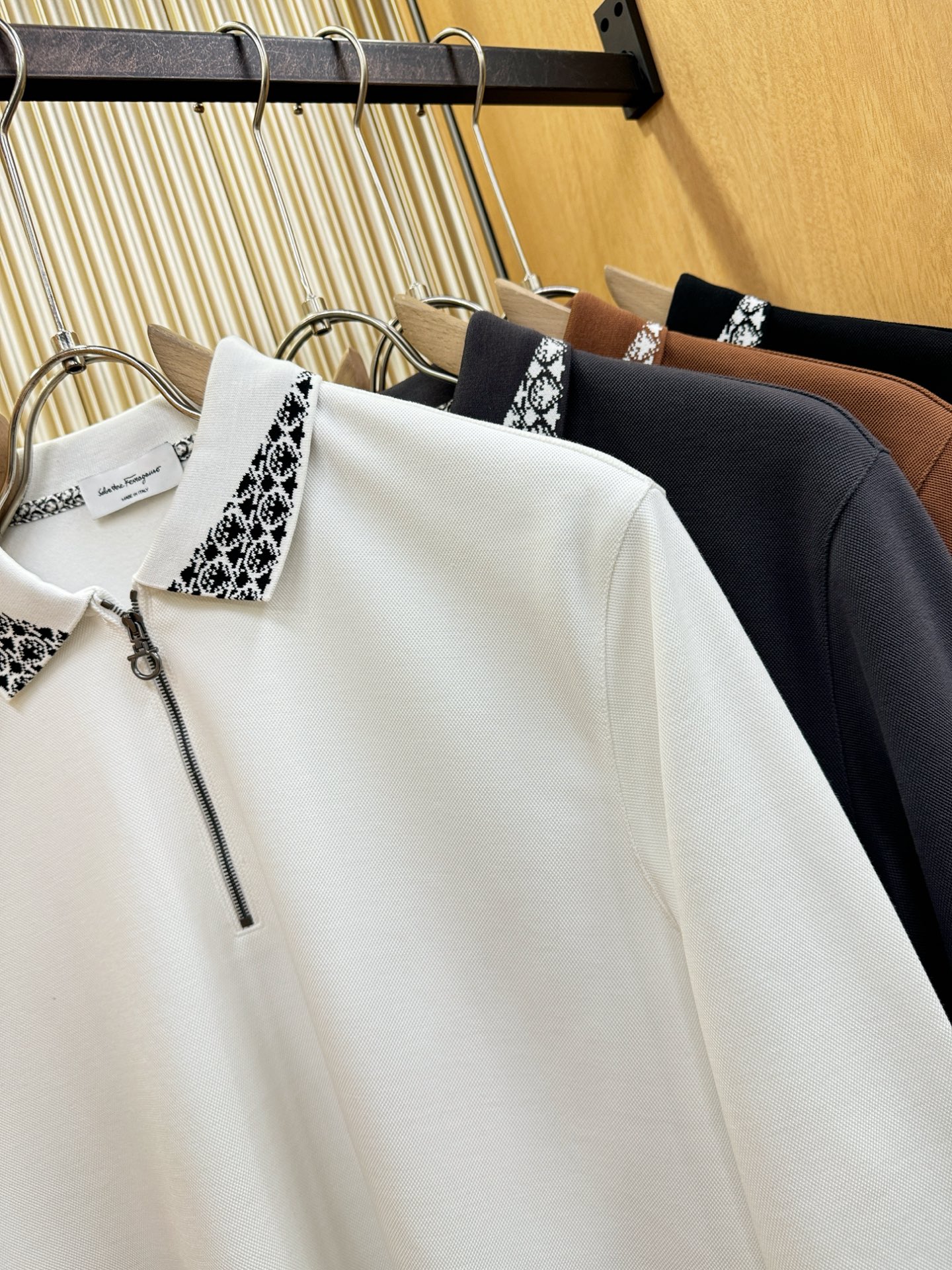 Ferrag *mo菲拉格慕 秋冬新品，官网同步 经典大气百搭Polo领长袖T恤，顶级原版面料，质感细腻