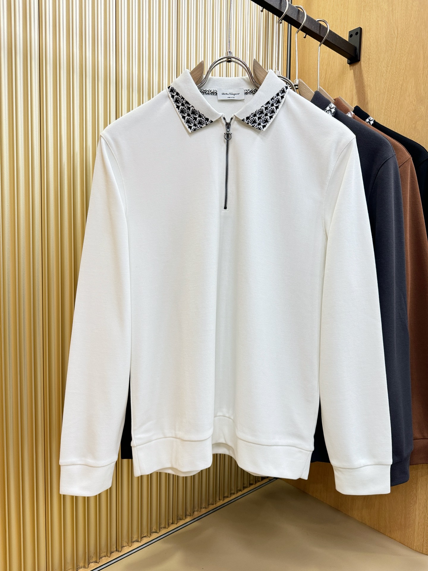 Ferrag *mo菲拉格慕 秋冬新品，官网同步 经典大气百搭Polo领长袖T恤，顶级原版面料，质感细腻