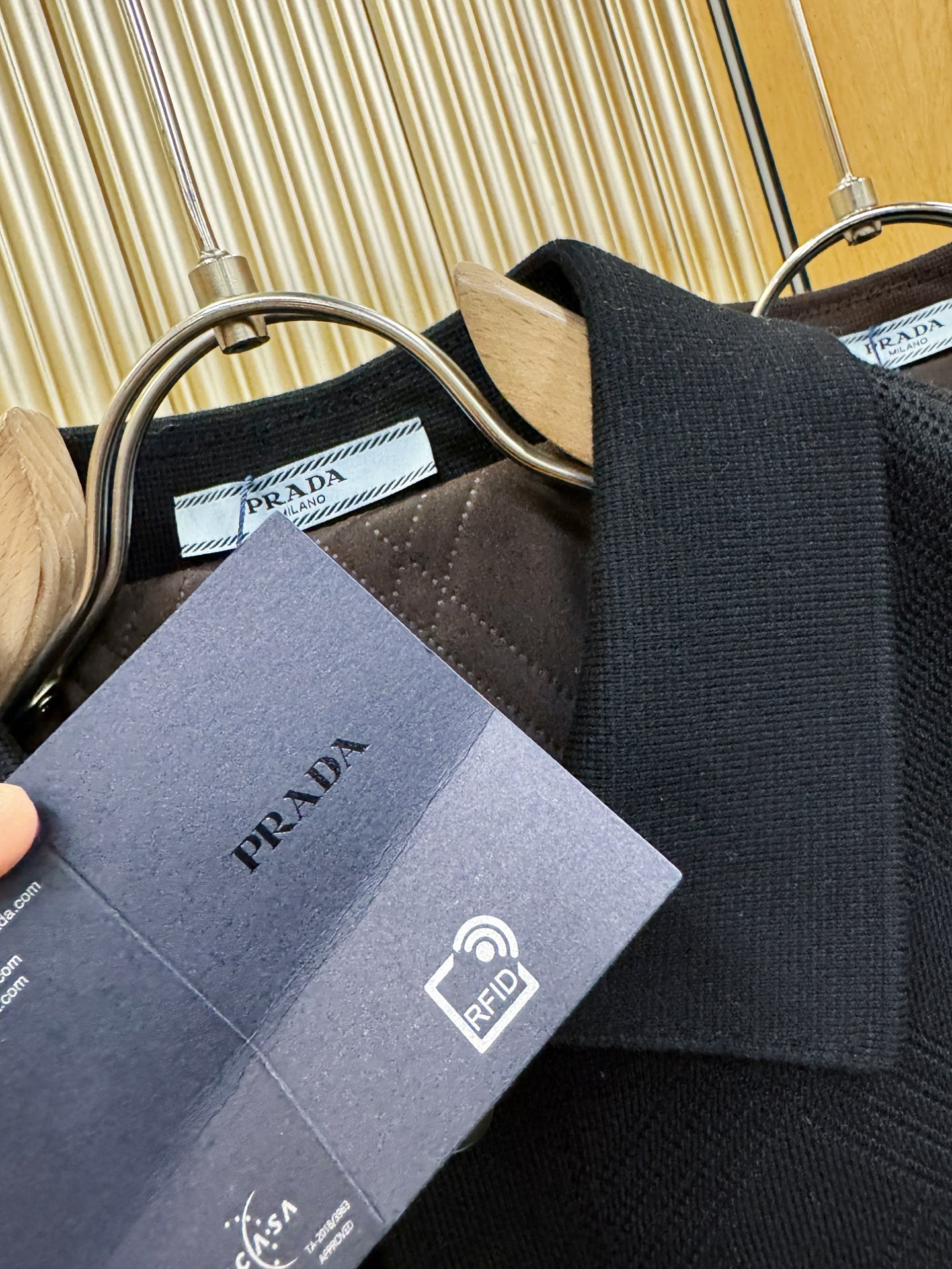 PRADA 普拉达 2025秋冬新款羊毛棉服夹克外套，内里加棉，原单狠货 意大利进口面料时尚夹克外套。加