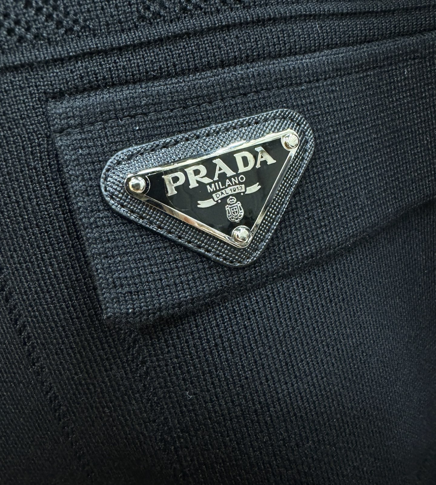 PRADA 普拉达 2025秋冬新款羊毛棉服夹克外套，内里加棉，原单狠货 意大利进口面料时尚夹克外套。加