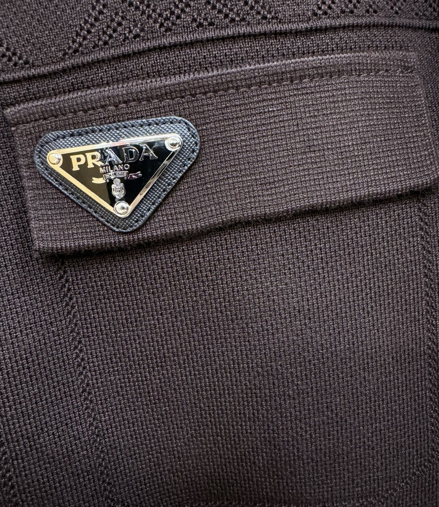 PRADA 普拉达 2025秋冬新款羊毛棉服夹克外套，内里加棉，原单狠货 意大利进口面料时尚夹克外套。加