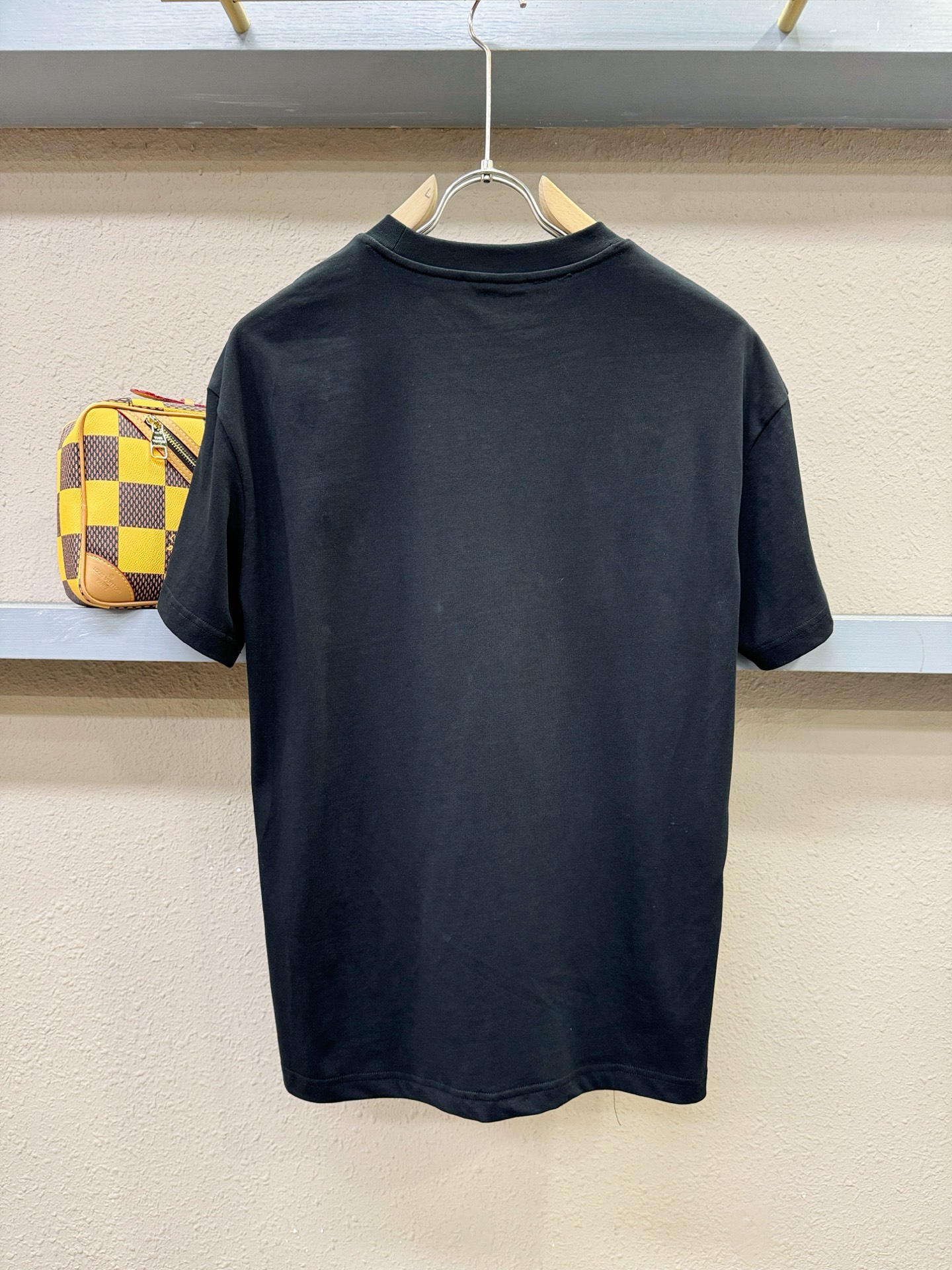 PRADA 普拉达 2026新款短袖T恤！走秀图案时尚休闲短袖T恤衫！设计logo设计！极具设计精选客供