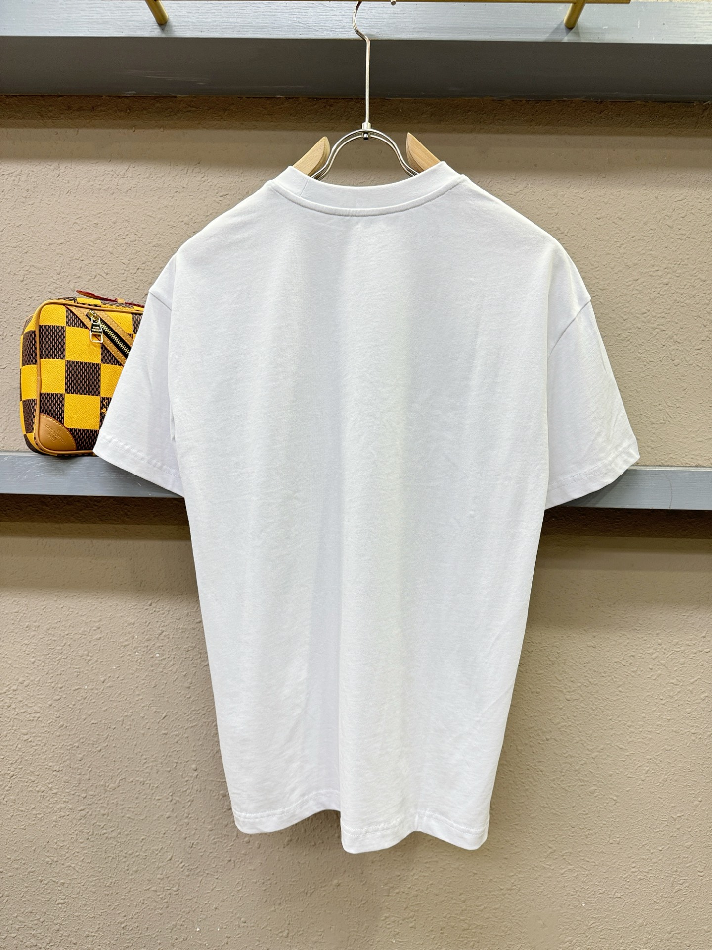 PRADA 普拉达 2026新款短袖T恤！走秀图案时尚休闲短袖T恤衫！设计logo设计！极具设计精选客供