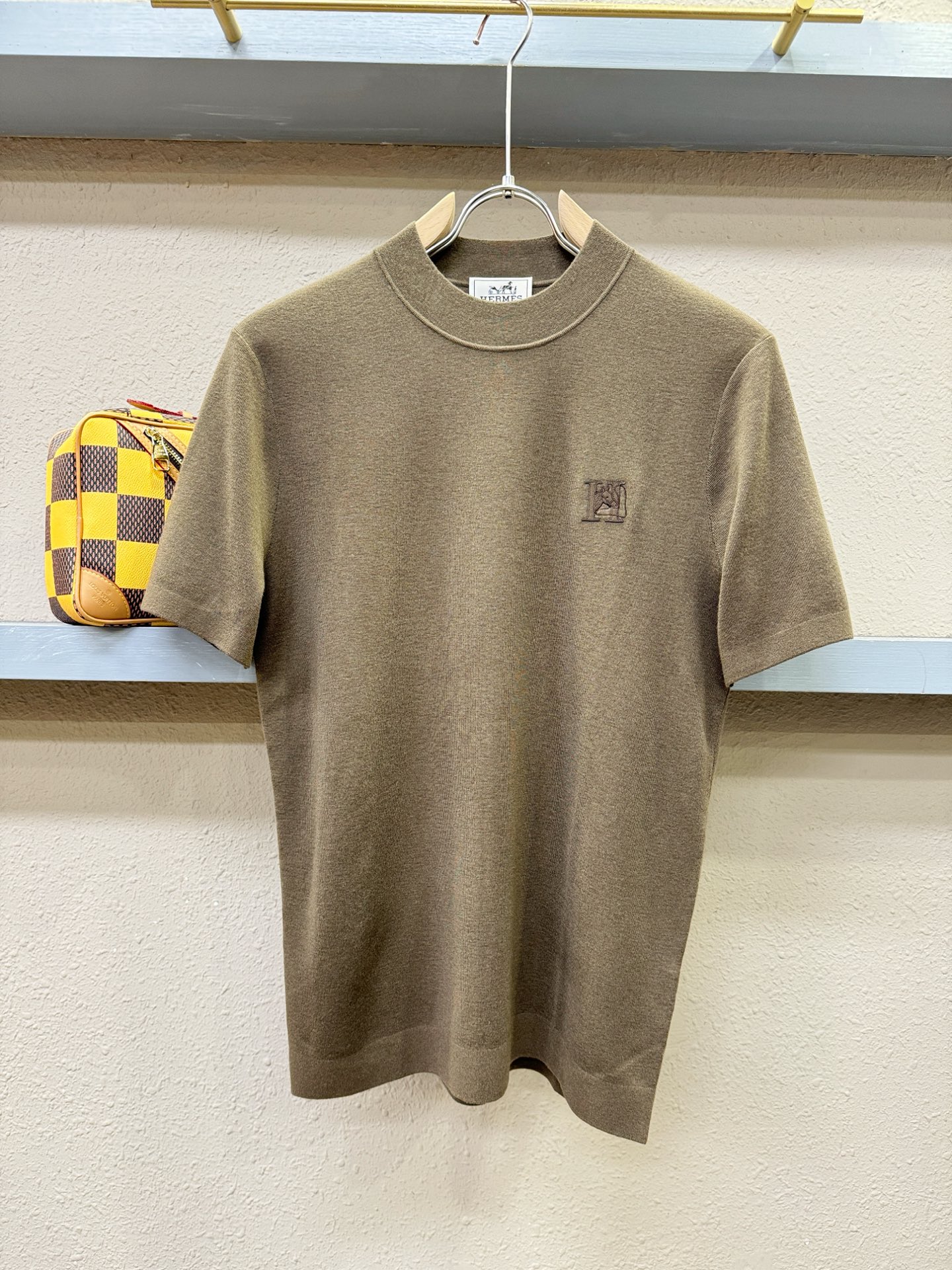 Hermès爱马仕 秋冬新款羊绒短袖毛衣，羊绒+羊毛，顶级羊毛面料，手感柔软。 logo图案设计，贸易公