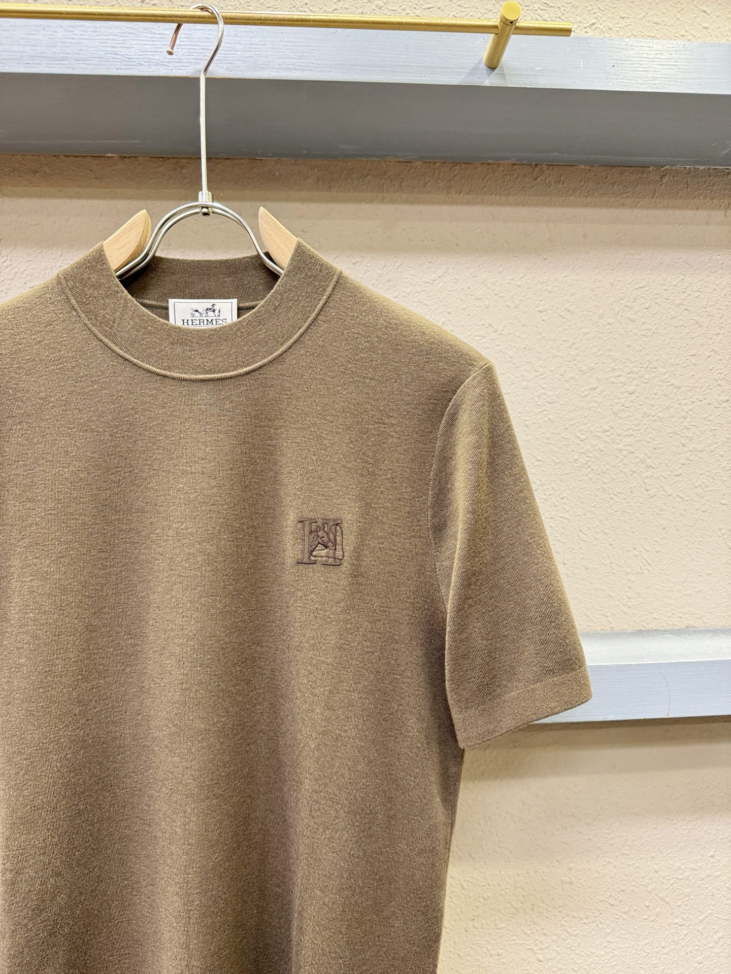 Hermès爱马仕 秋冬新款羊绒短袖毛衣，羊绒+羊毛，顶级羊毛面料，手感柔软。 logo图案设计，贸易公