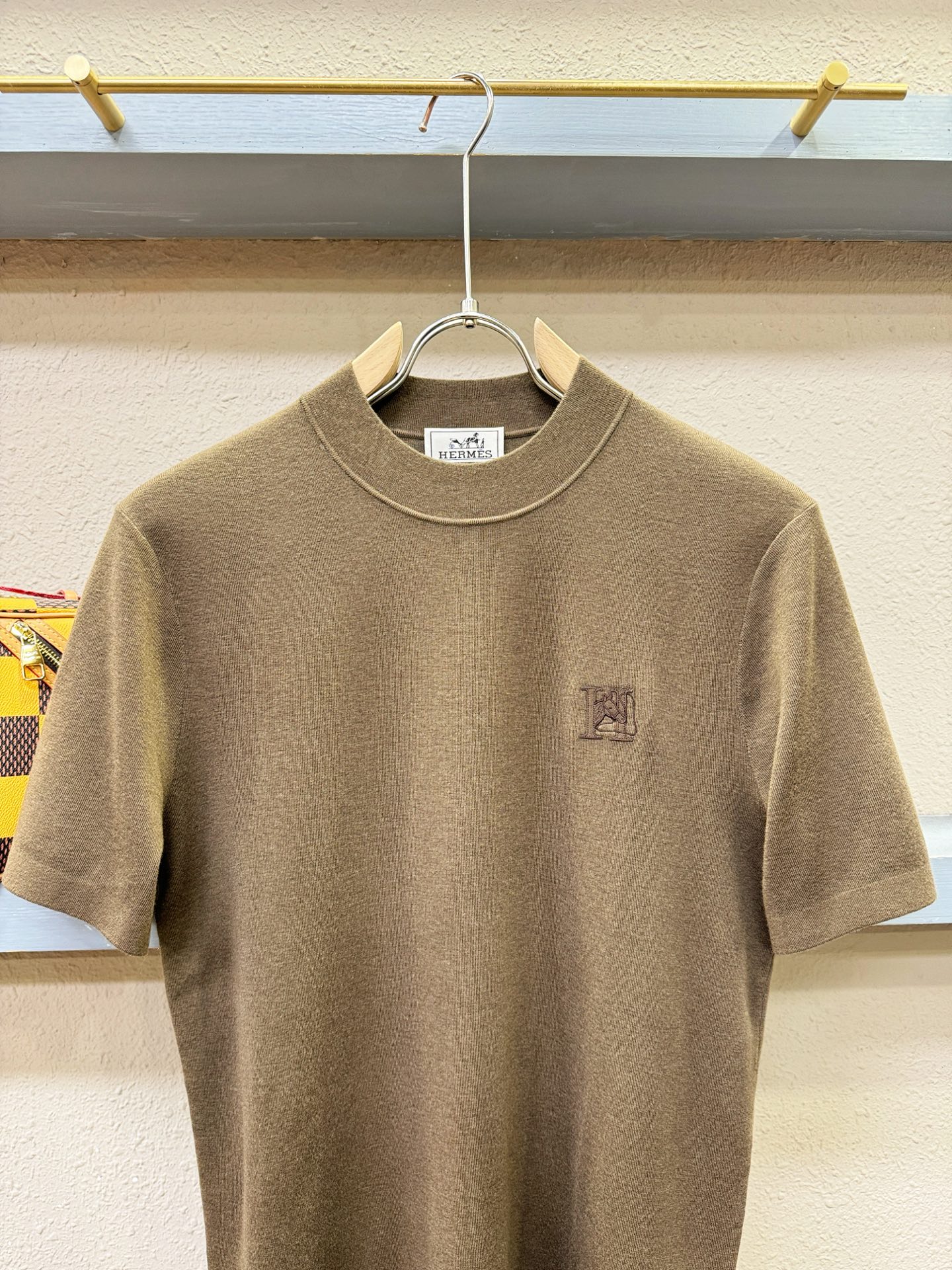 Hermès爱马仕 秋冬新款羊绒短袖毛衣，羊绒+羊毛，顶级羊毛面料，手感柔软。 logo图案设计，贸易公