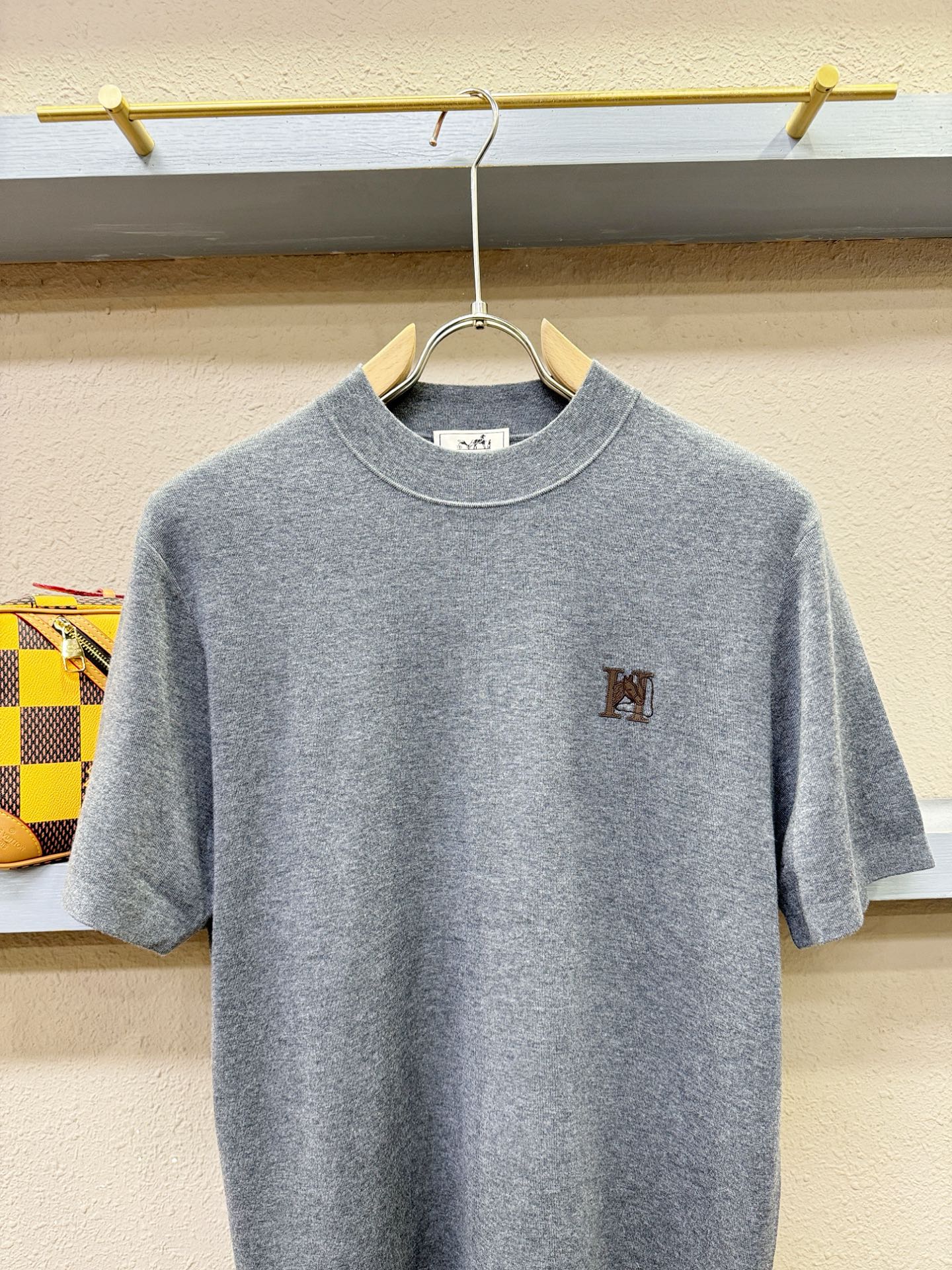 Hermès爱马仕 秋冬新款羊绒短袖毛衣，羊绒+羊毛，顶级羊毛面料，手感柔软。 logo图案设计，贸易公