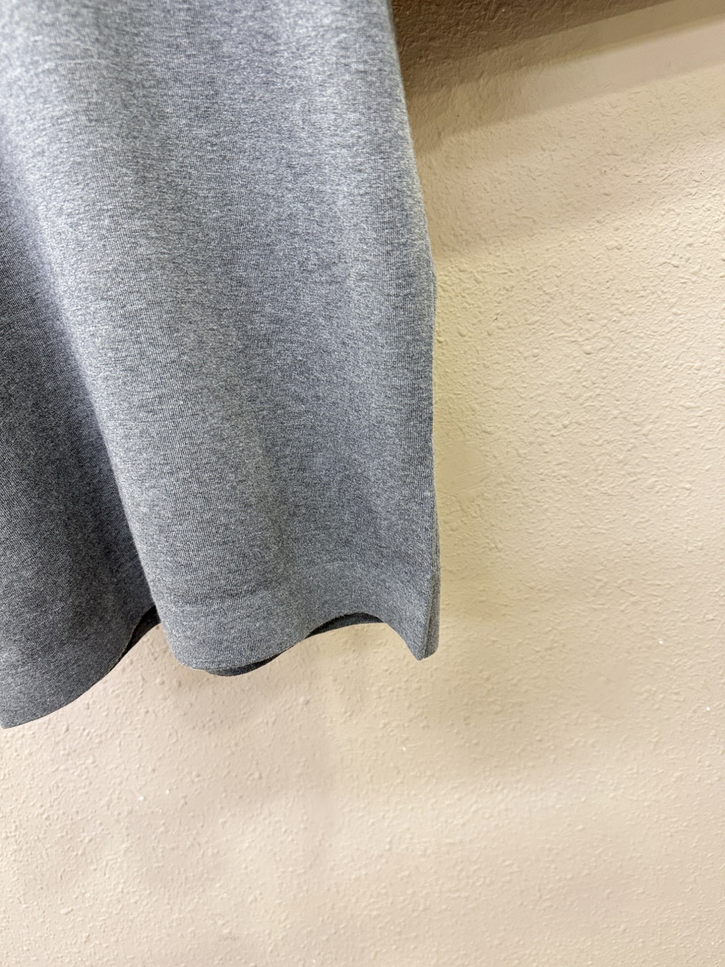 Hermès爱马仕 秋冬新款羊绒短袖毛衣，羊绒+羊毛，顶级羊毛面料，手感柔软。 logo图案设计，贸易公