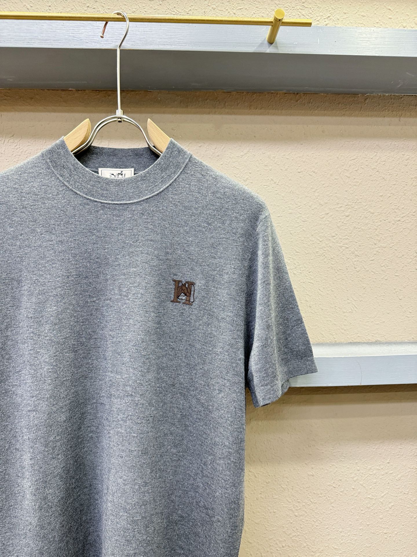 Hermès爱马仕 秋冬新款羊绒短袖毛衣，羊绒+羊毛，顶级羊毛面料，手感柔软。 logo图案设计，贸易公