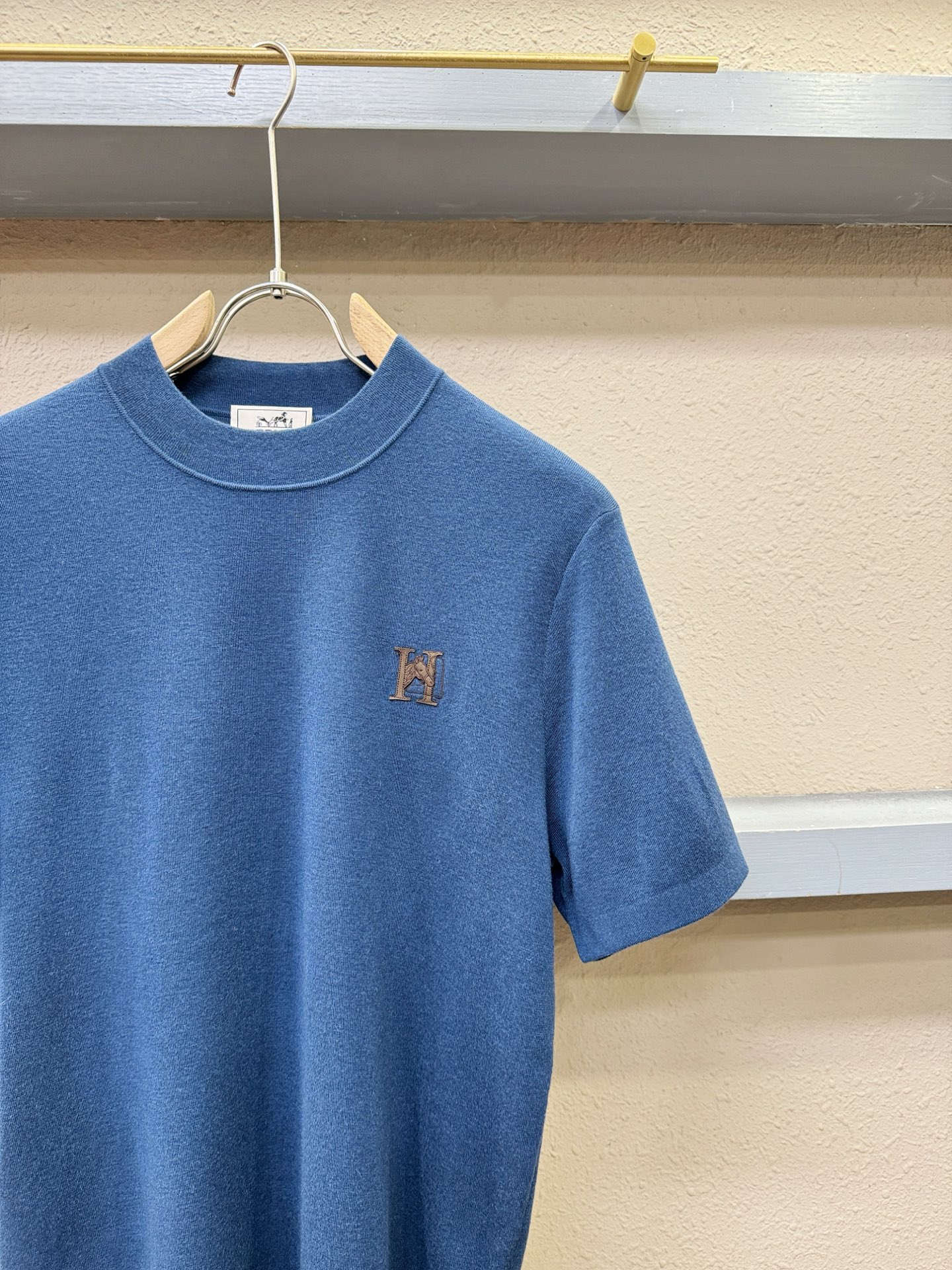 Hermès爱马仕 秋冬新款羊绒短袖毛衣，羊绒+羊毛，顶级羊毛面料，手感柔软。 logo图案设计，贸易公