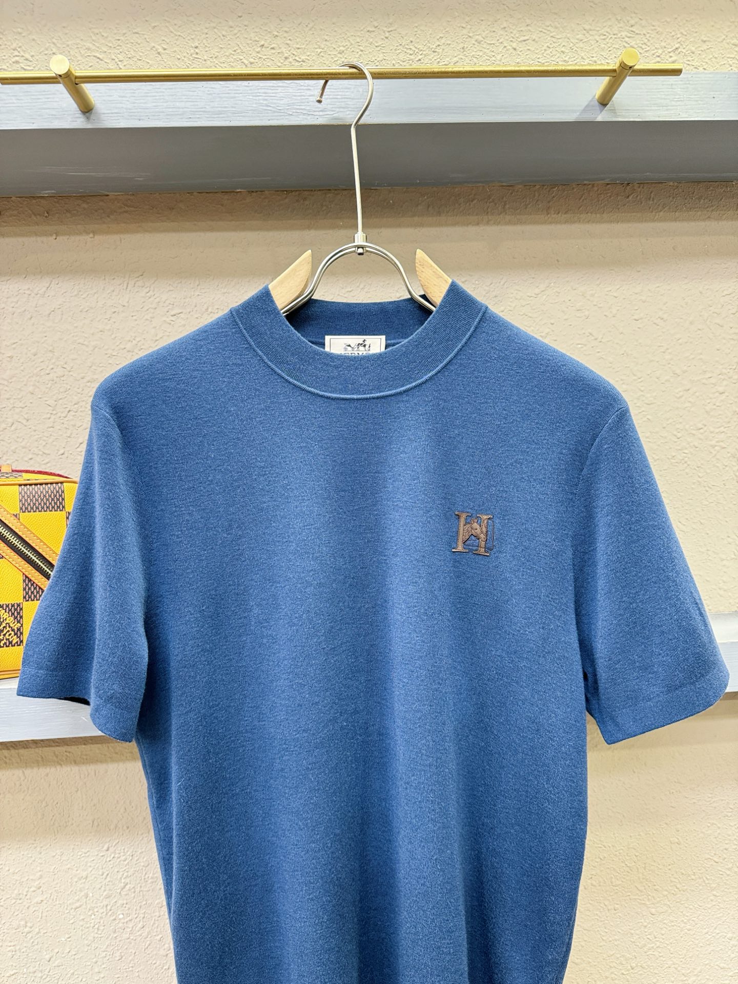 Hermès爱马仕 秋冬新款羊绒短袖毛衣，羊绒+羊毛，顶级羊毛面料，手感柔软。 logo图案设计，贸易公