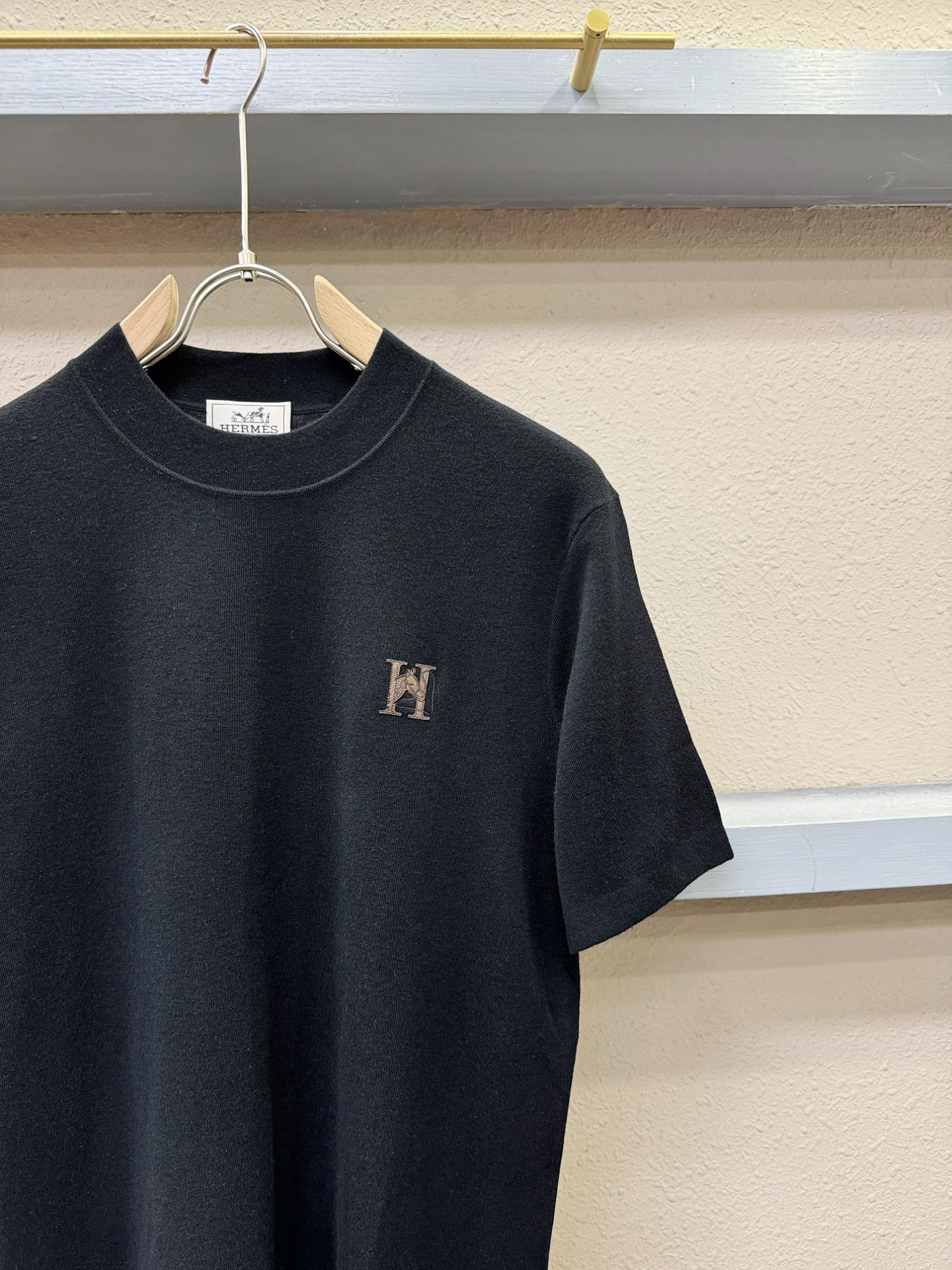 Hermès爱马仕 秋冬新款羊绒短袖毛衣，羊绒+羊毛，顶级羊毛面料，手感柔软。 logo图案设计，贸易公