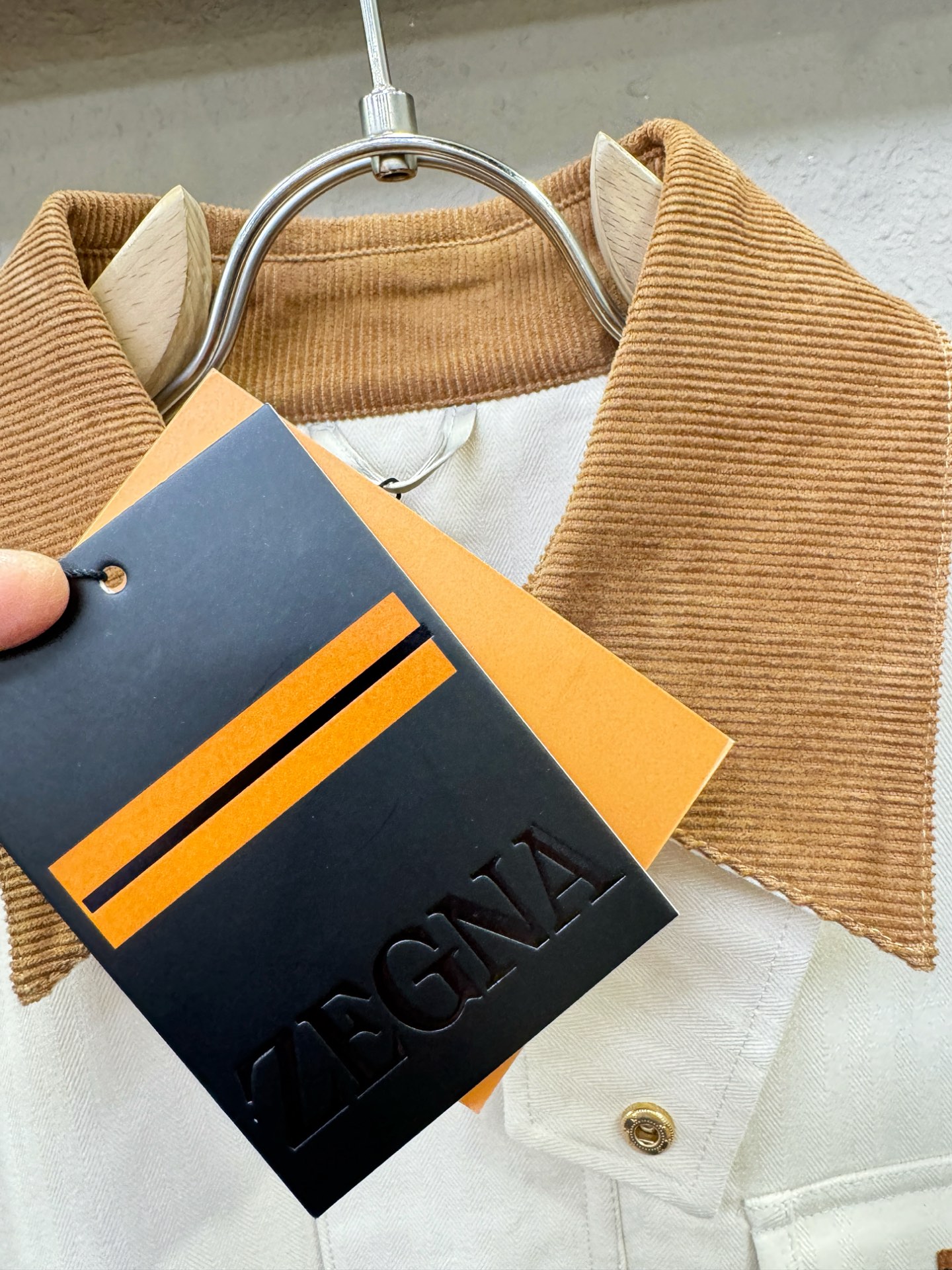 Ermenegildo Zeg*a杰*亚 2025秋冬新款夹克外套 定制面料 设计造型增添了一份干练与精