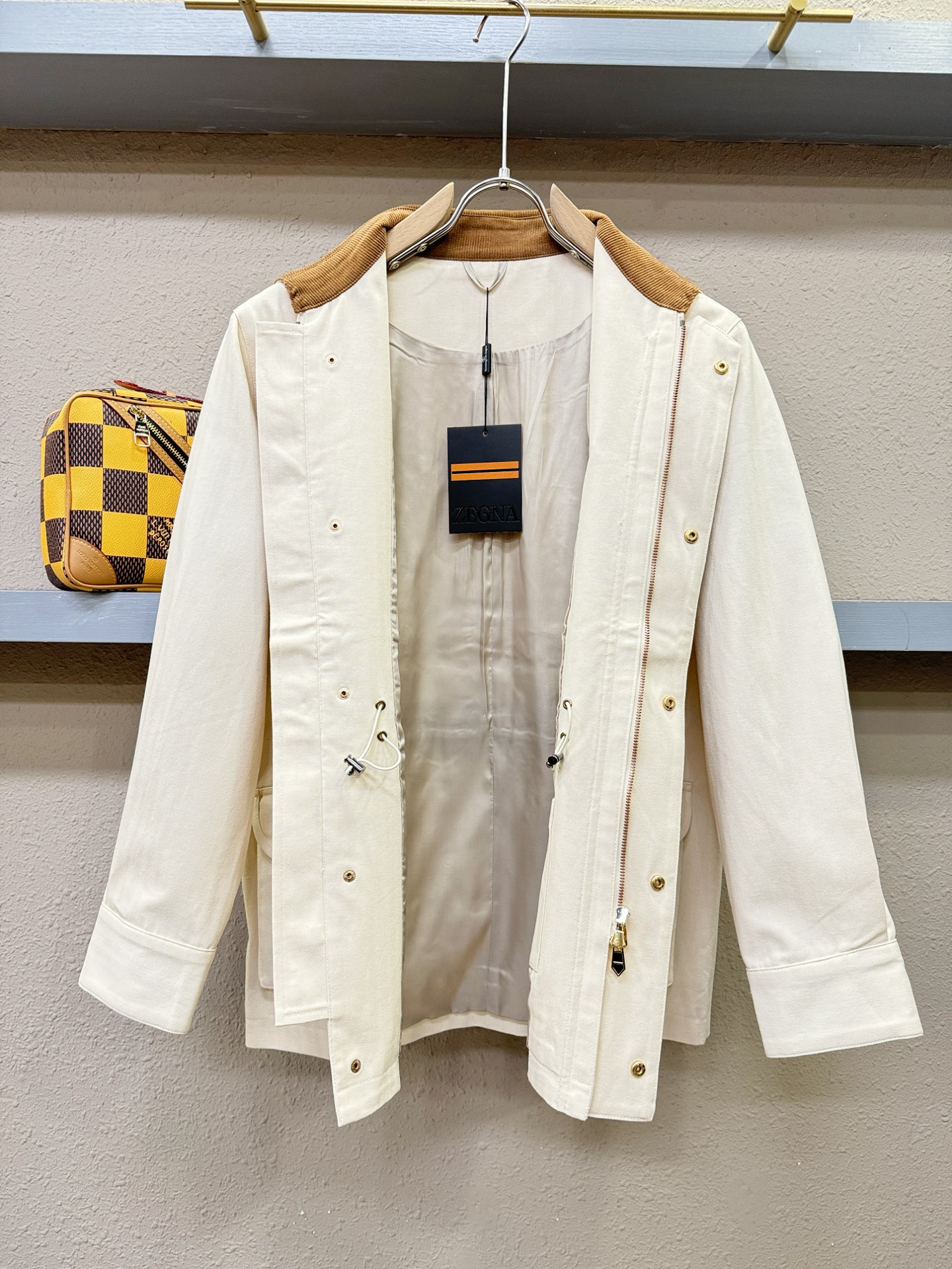 Ermenegildo Zeg*a杰*亚 2025秋冬新款夹克外套 定制面料 设计造型增添了一份干练与精