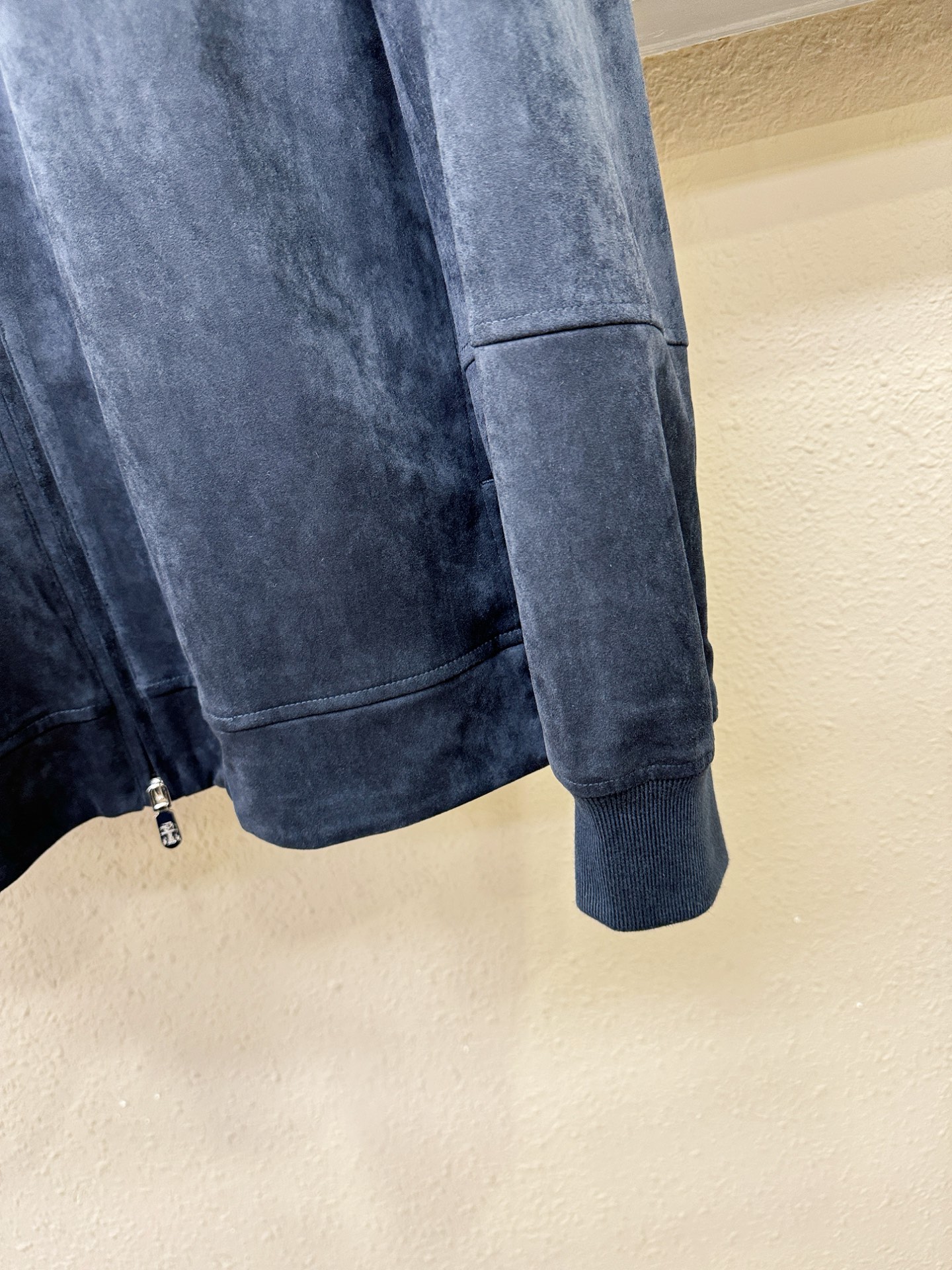 BC布鲁提 2025秋冬新款夹克外套，原单狠货 意大利进口面料时尚夹克外套。欧洲专柜同步，上身更随意大方