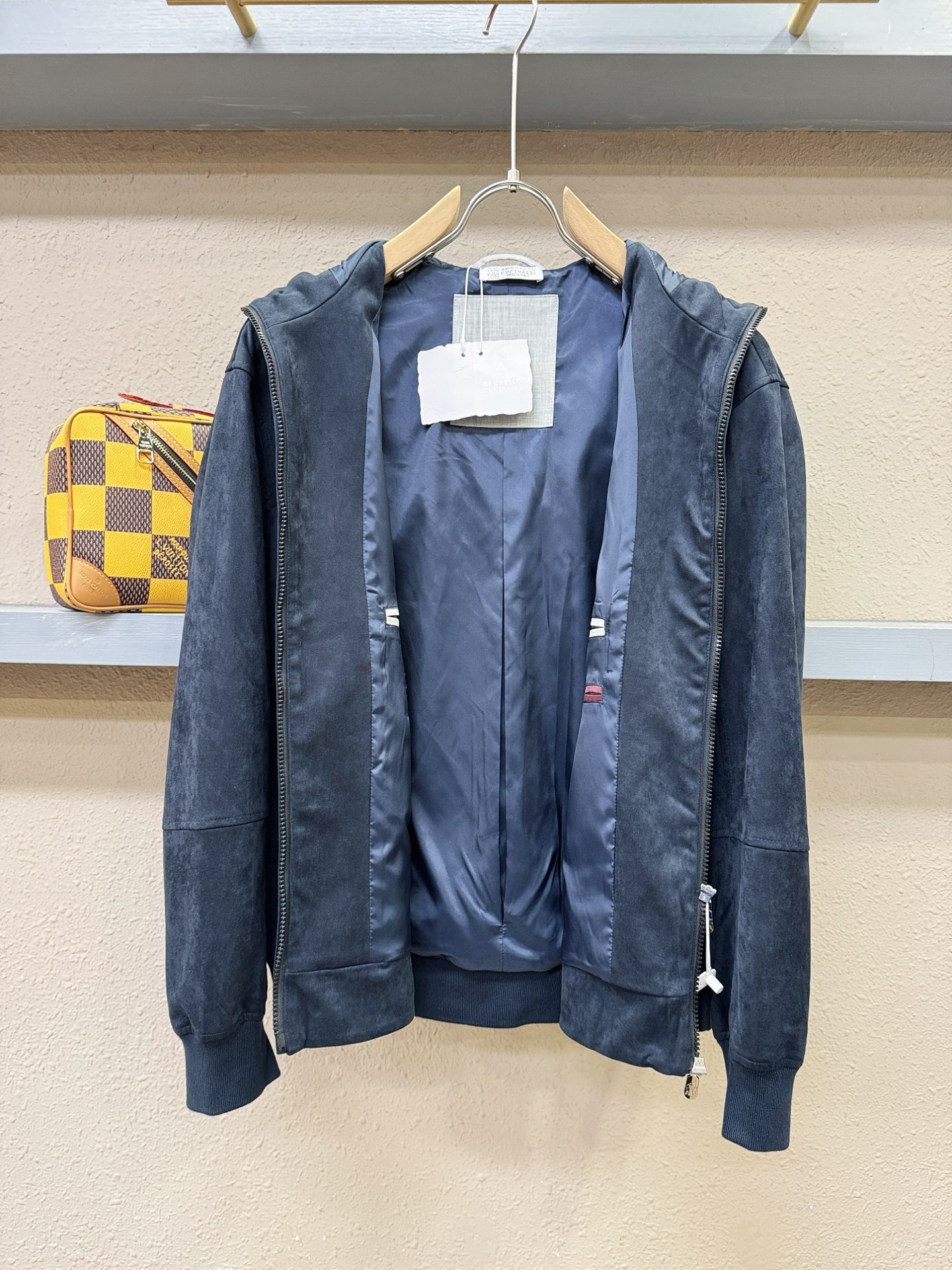 BC布鲁提 2025秋冬新款夹克外套，原单狠货 意大利进口面料时尚夹克外套。欧洲专柜同步，上身更随意大方