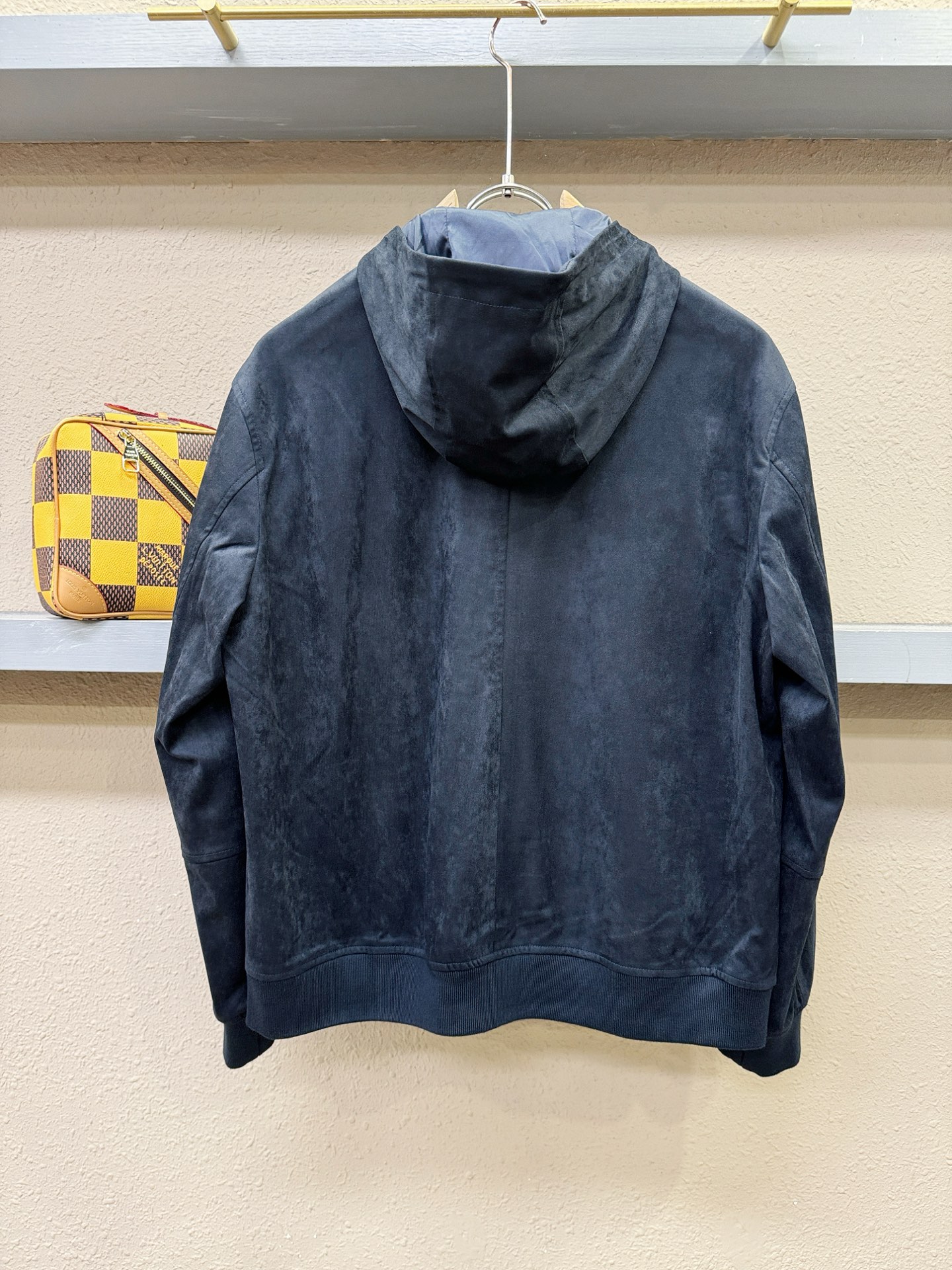 BC布鲁提 2025秋冬新款夹克外套，原单狠货 意大利进口面料时尚夹克外套。欧洲专柜同步，上身更随意大方