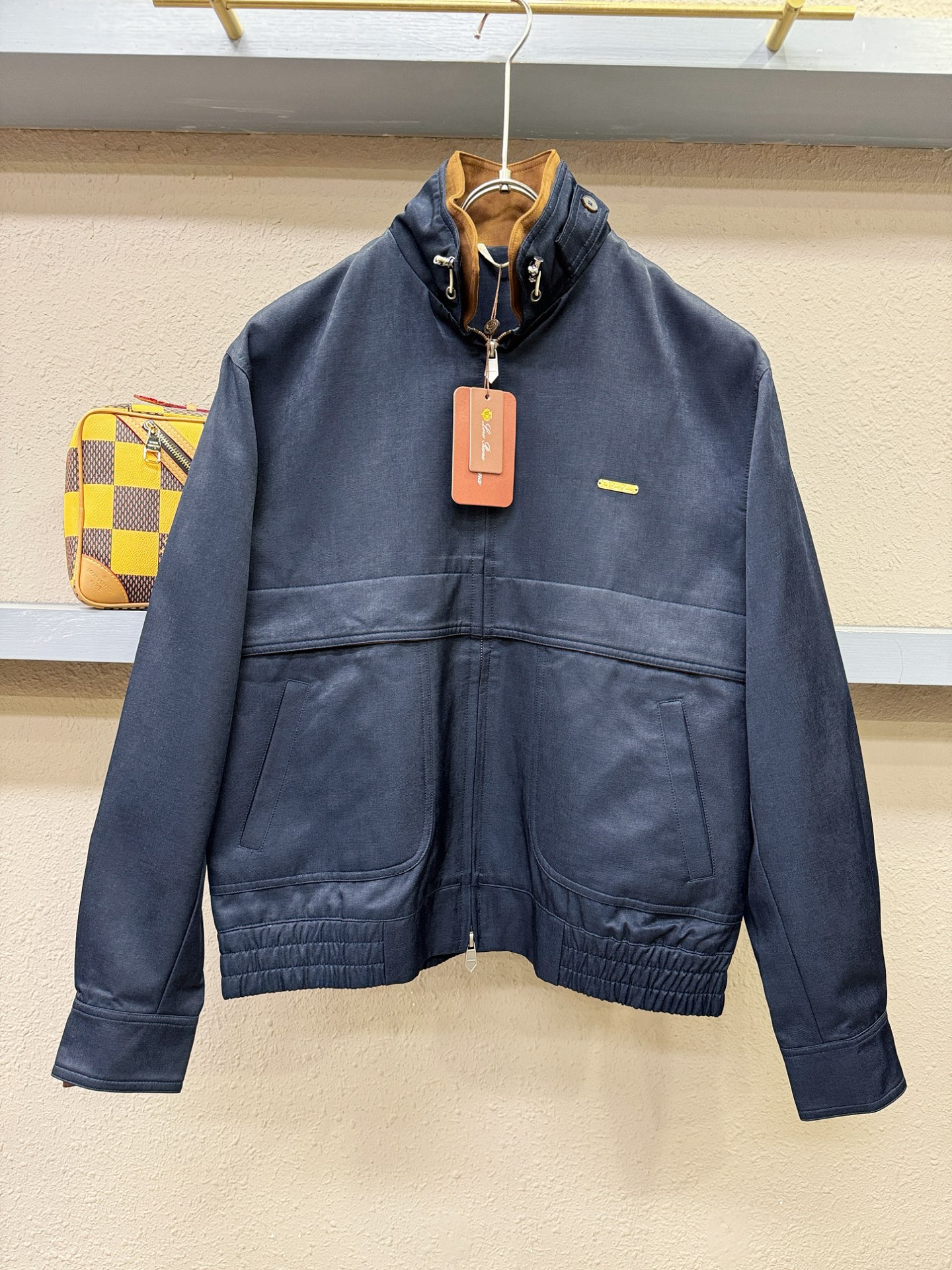 Ermenegildo Zeg*a杰*亚 2025秋冬新款夹克外套 定制面料 设计造型增添了一份干练与精