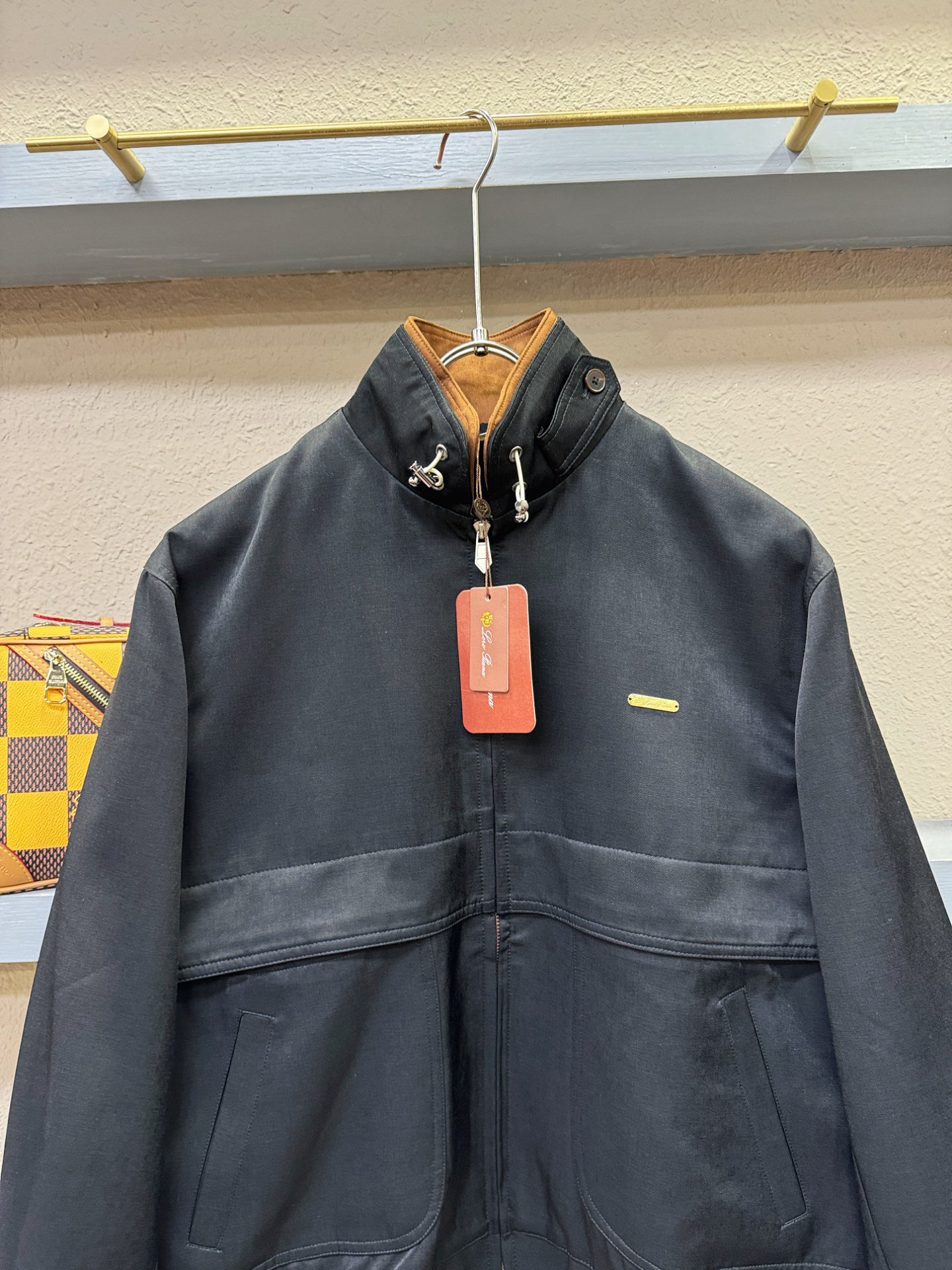 Ermenegildo Zeg*a杰*亚 2025秋冬新款夹克外套 定制面料 设计造型增添了一份干练与精