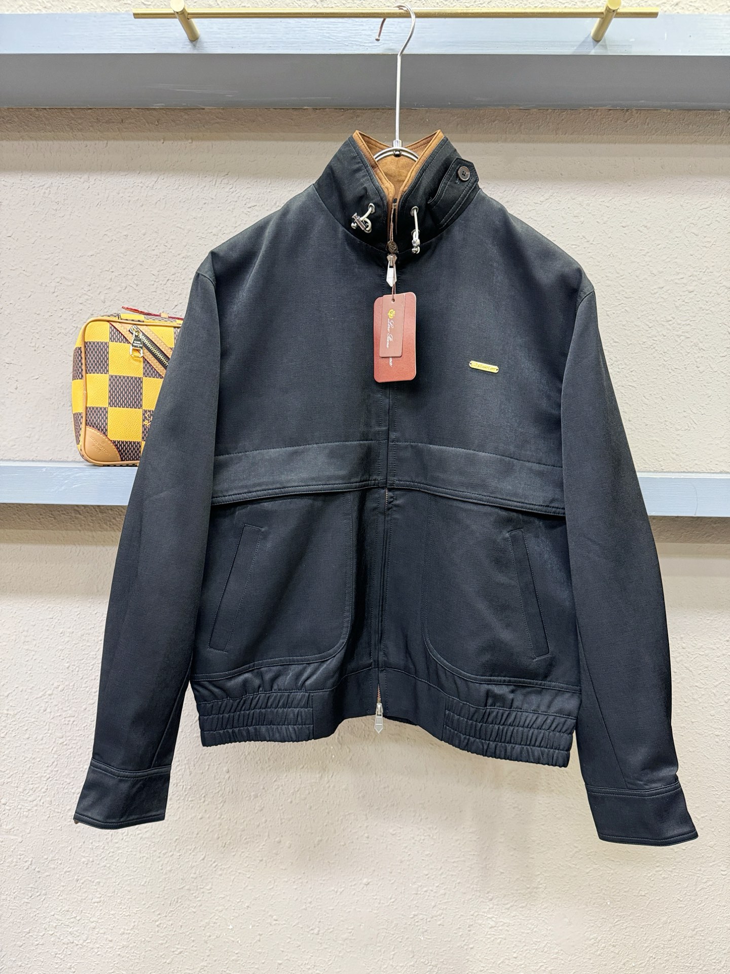 Ermenegildo Zeg*a杰*亚 2025秋冬新款夹克外套 定制面料 设计造型增添了一份干练与精