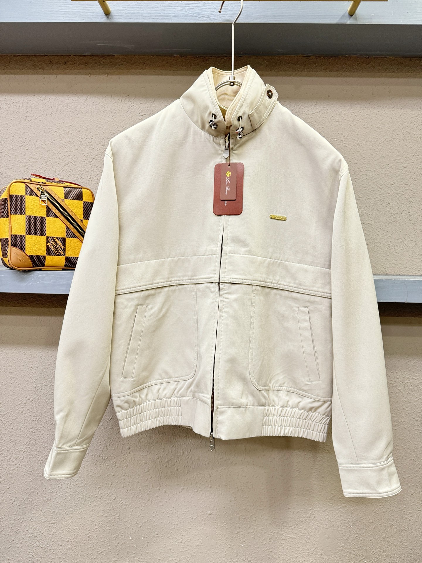 Ermenegildo Zeg*a杰*亚 2025秋冬新款夹克外套 定制面料 设计造型增添了一份干练与精