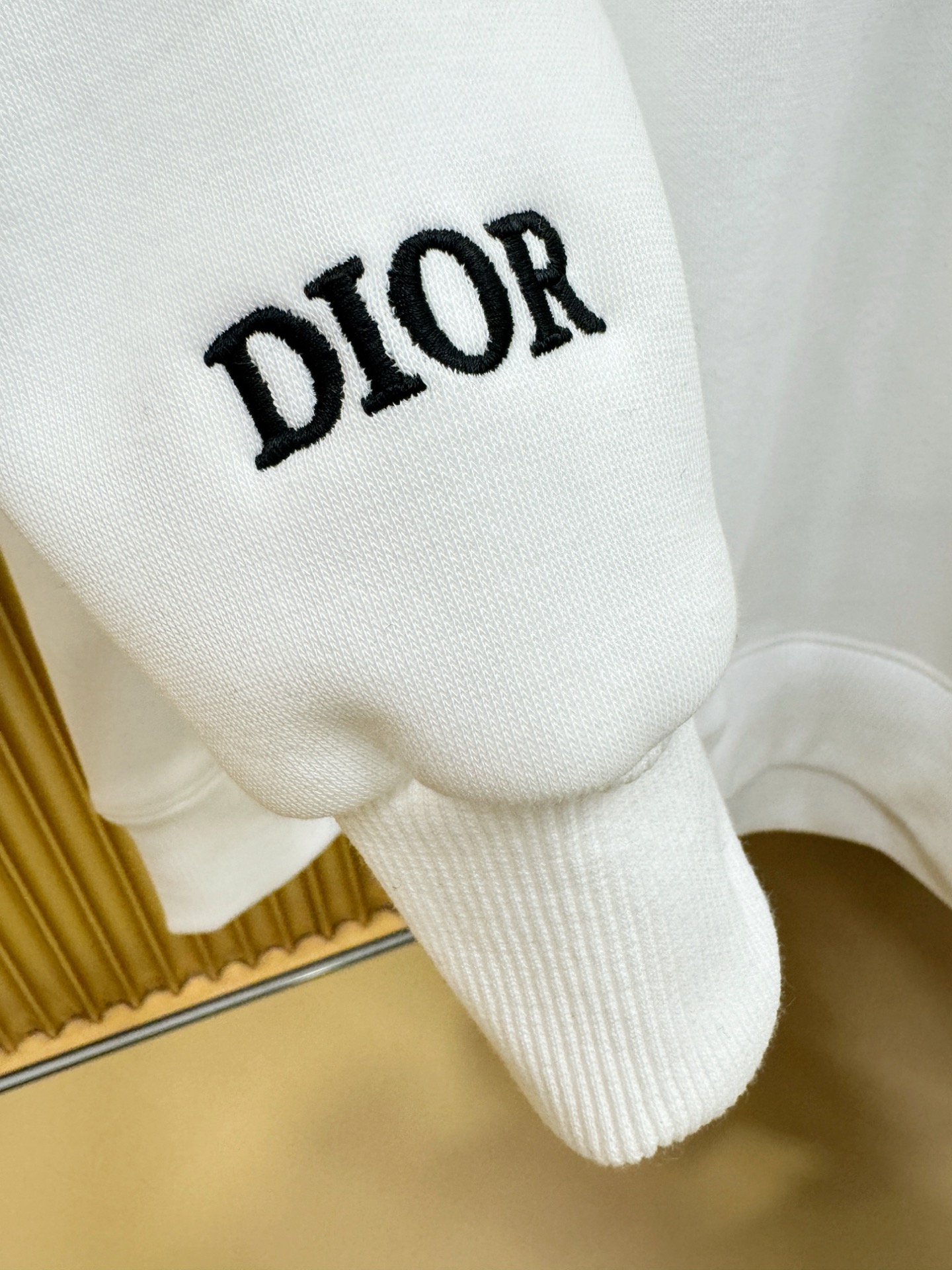 Dior迪奥 2025ss秋季新品 长袖卫衣，经典Logo设计，百搭款 官网同步发售 定制面料，柔软细腻