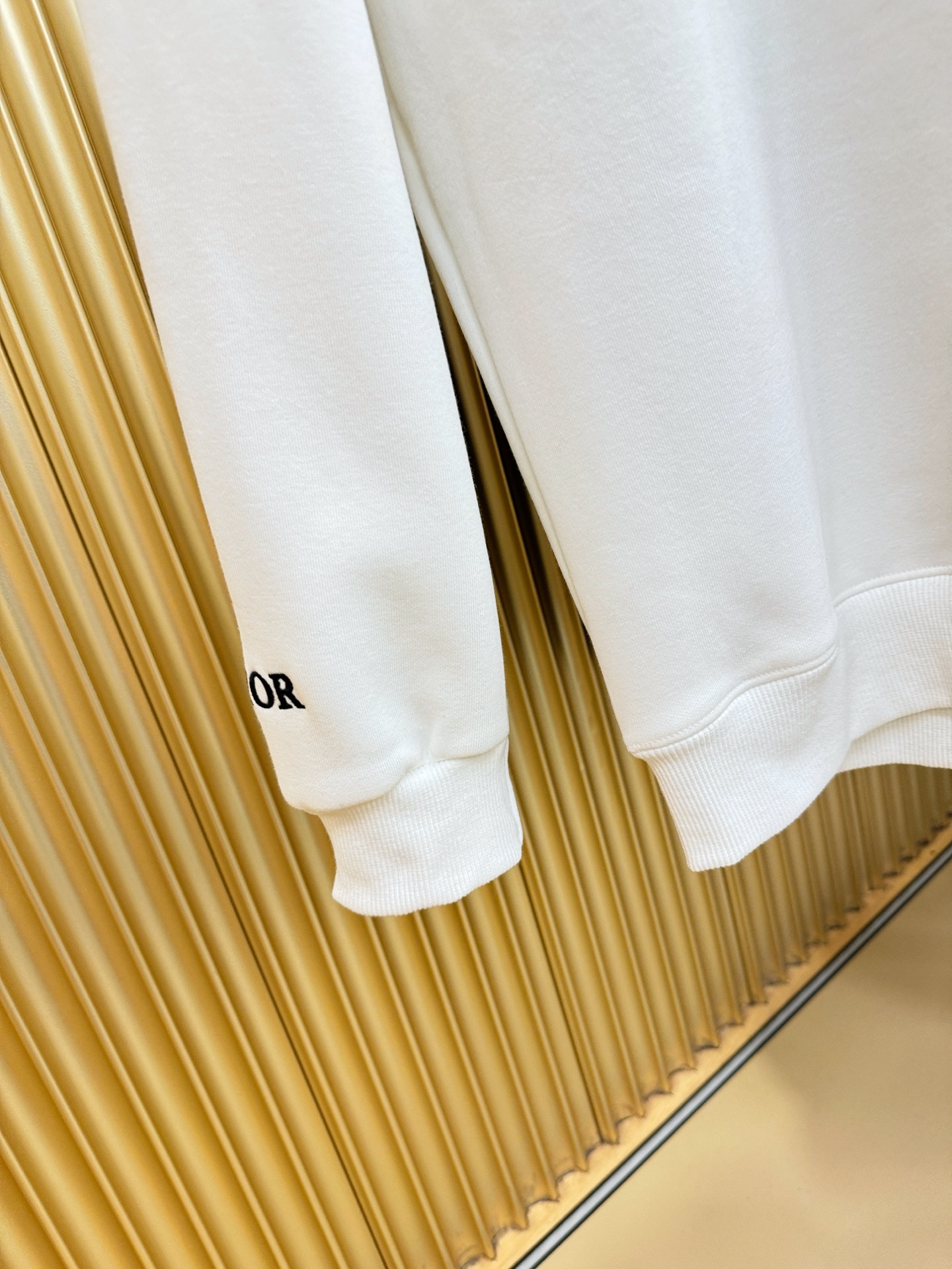 Dior迪奥 2025ss秋季新品 长袖卫衣，经典Logo设计，百搭款 官网同步发售 定制面料，柔软细腻