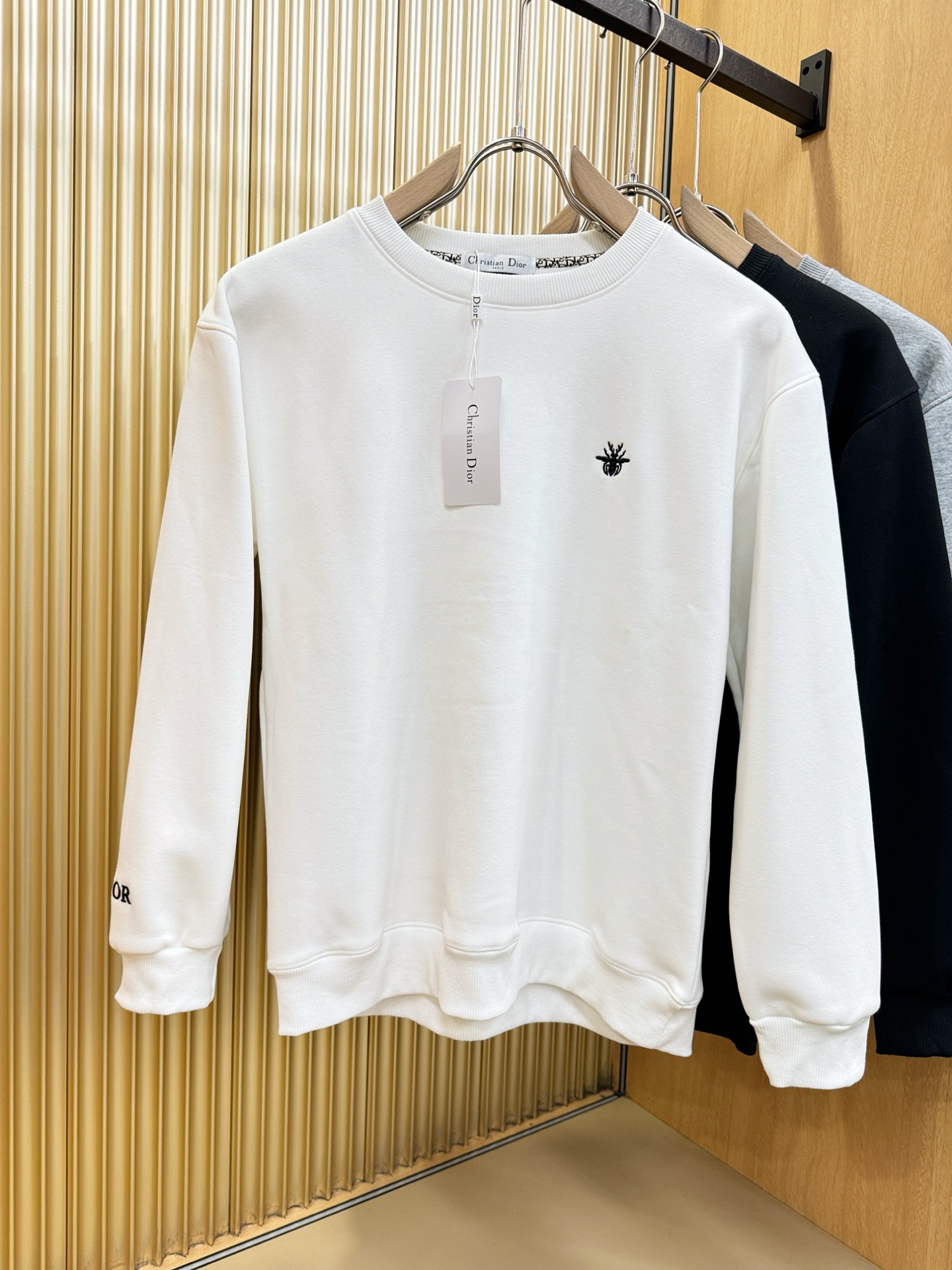 Dior迪奥 2025ss秋季新品 长袖卫衣，经典Logo设计，百搭款 官网同步发售 定制面料，柔软细腻