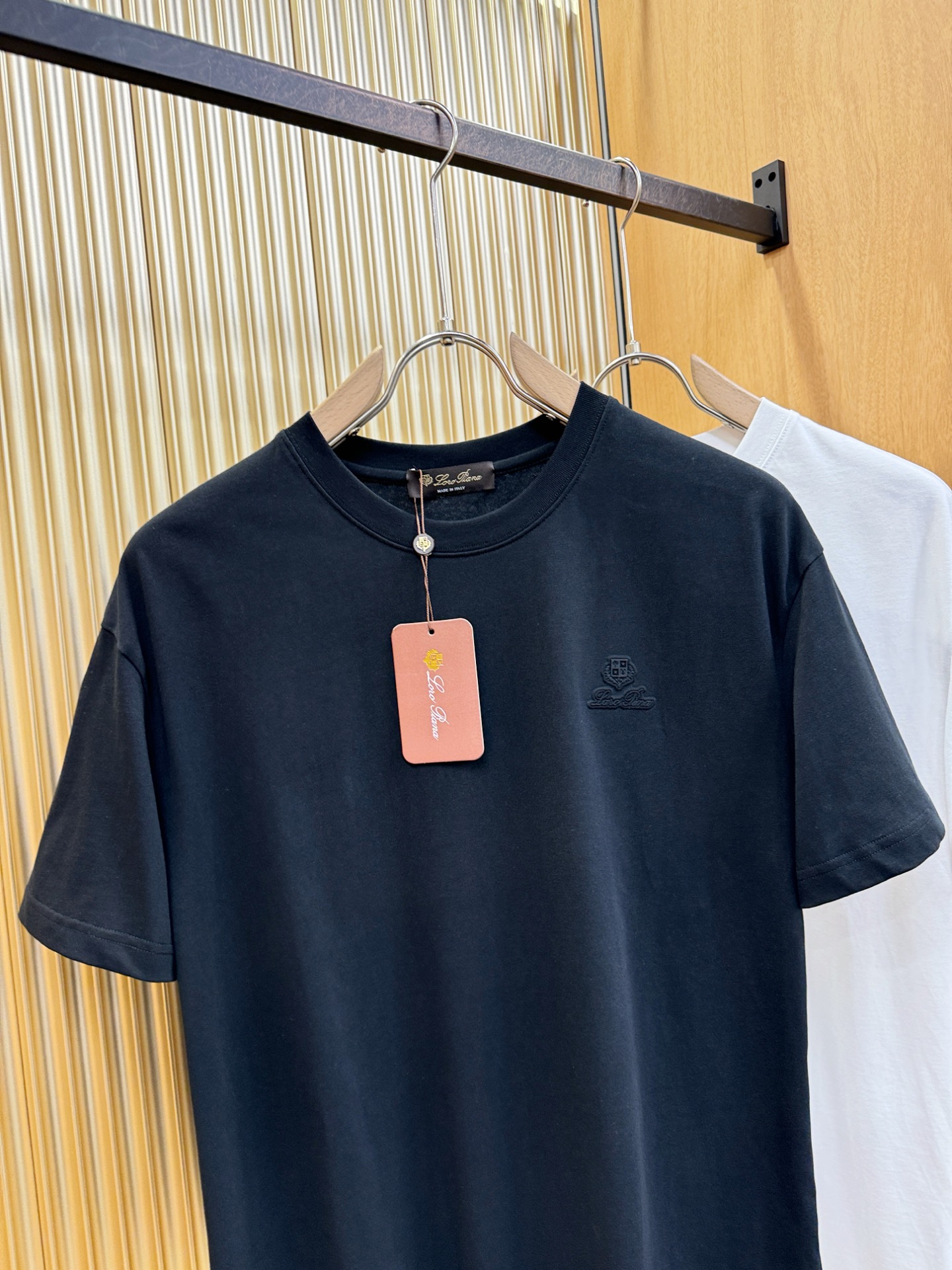 Loro Piana诺悠翩雅 2026新款短袖T恤！走秀图案时尚休闲短袖T恤衫！设计logo设计！极具设