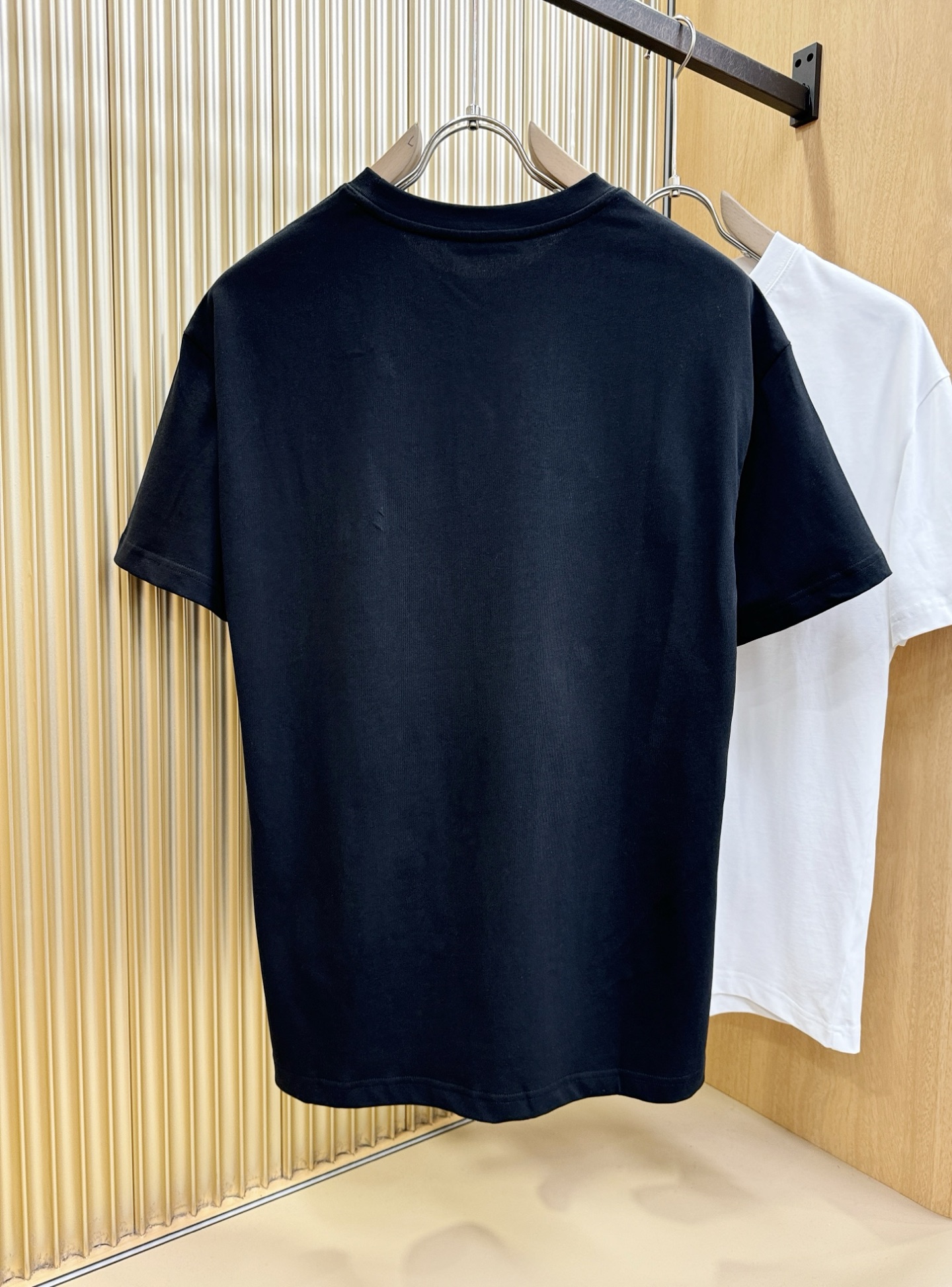 Loro Piana诺悠翩雅 2026新款短袖T恤！走秀图案时尚休闲短袖T恤衫！设计logo设计！极具设