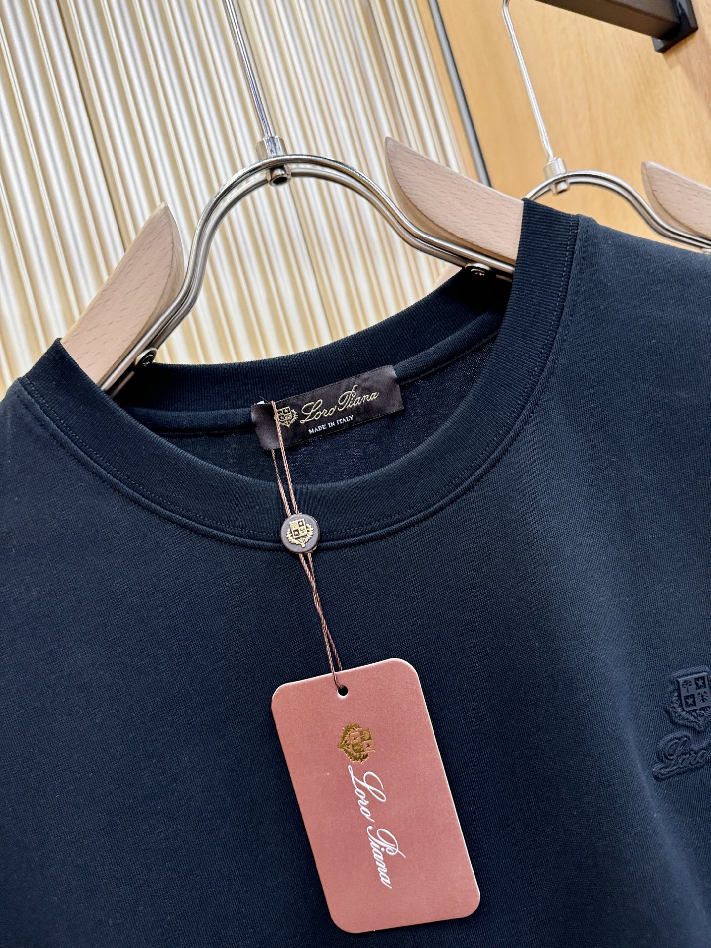 Loro Piana诺悠翩雅 2026新款短袖T恤！走秀图案时尚休闲短袖T恤衫！设计logo设计！极具设