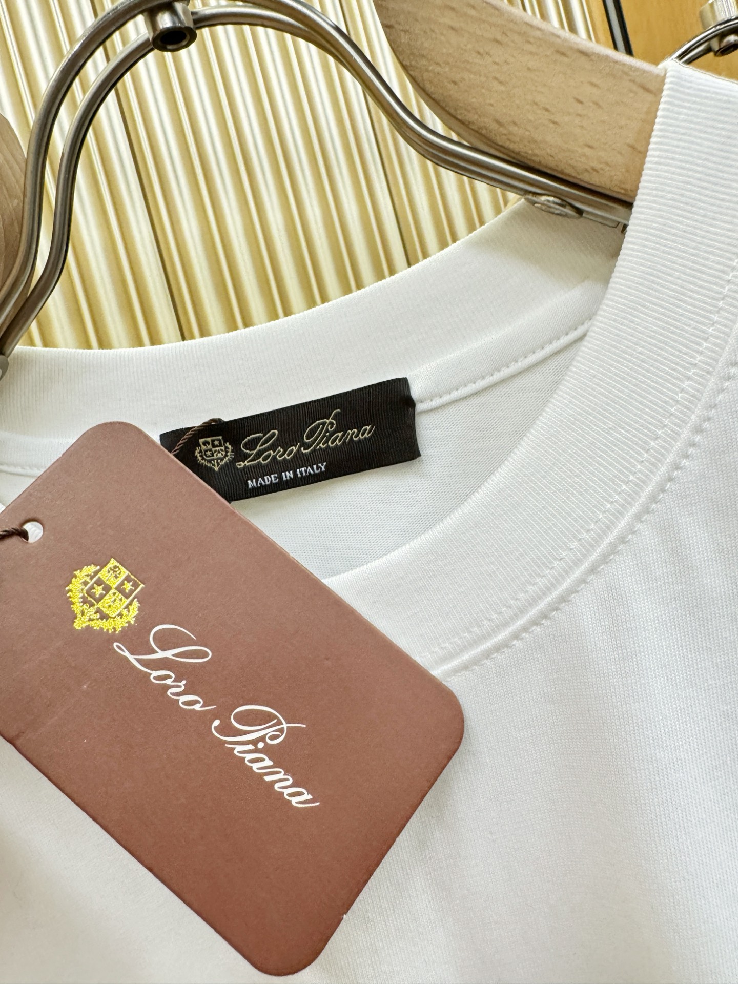 Loro Piana诺悠翩雅 2026新款短袖T恤！走秀图案时尚休闲短袖T恤衫！设计logo设计！极具设