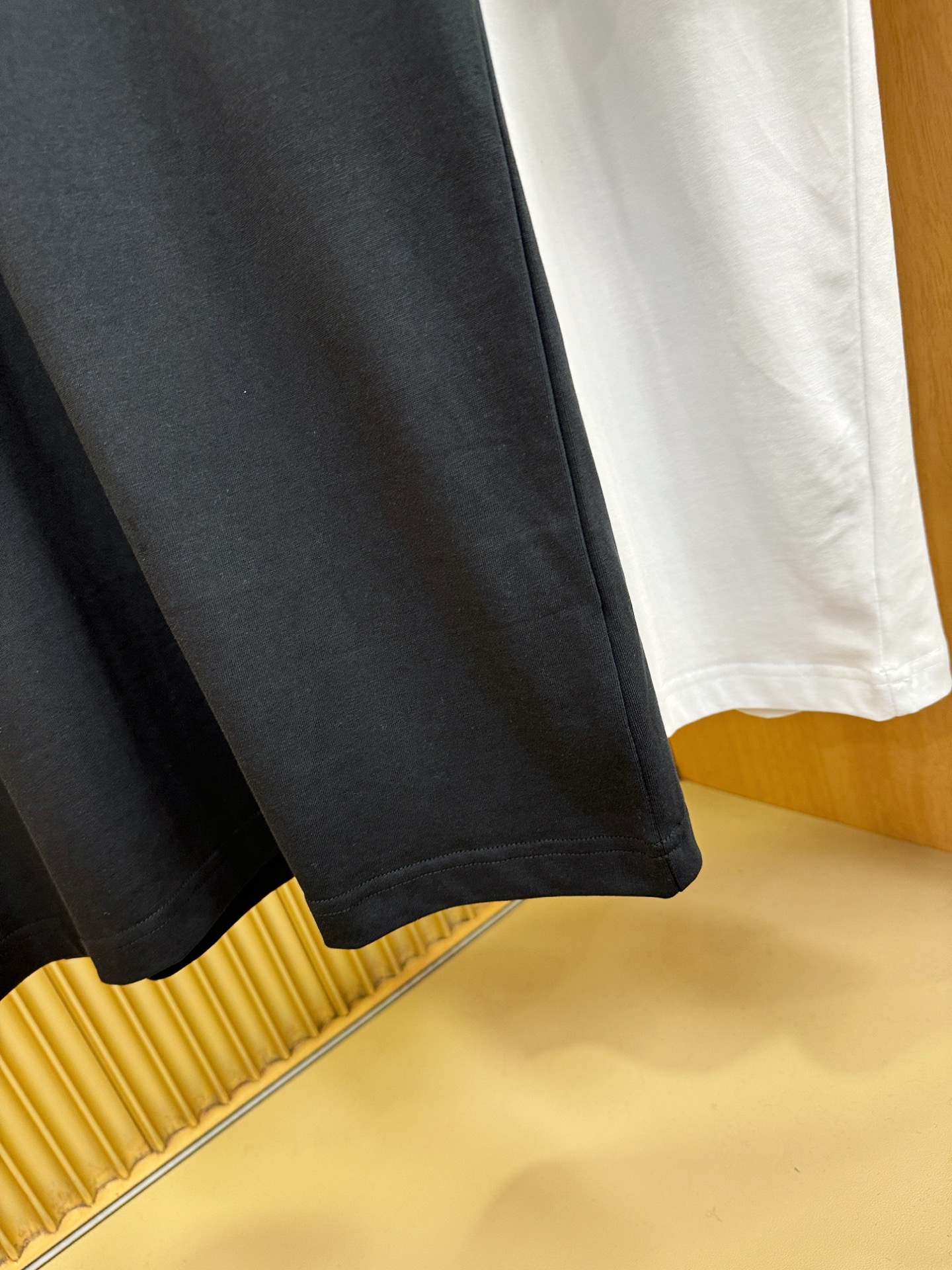 LOEWE罗意威 2026新款短袖T恤！走秀图案时尚休闲短袖T恤衫！设计logo设计！极具设计精选客供面