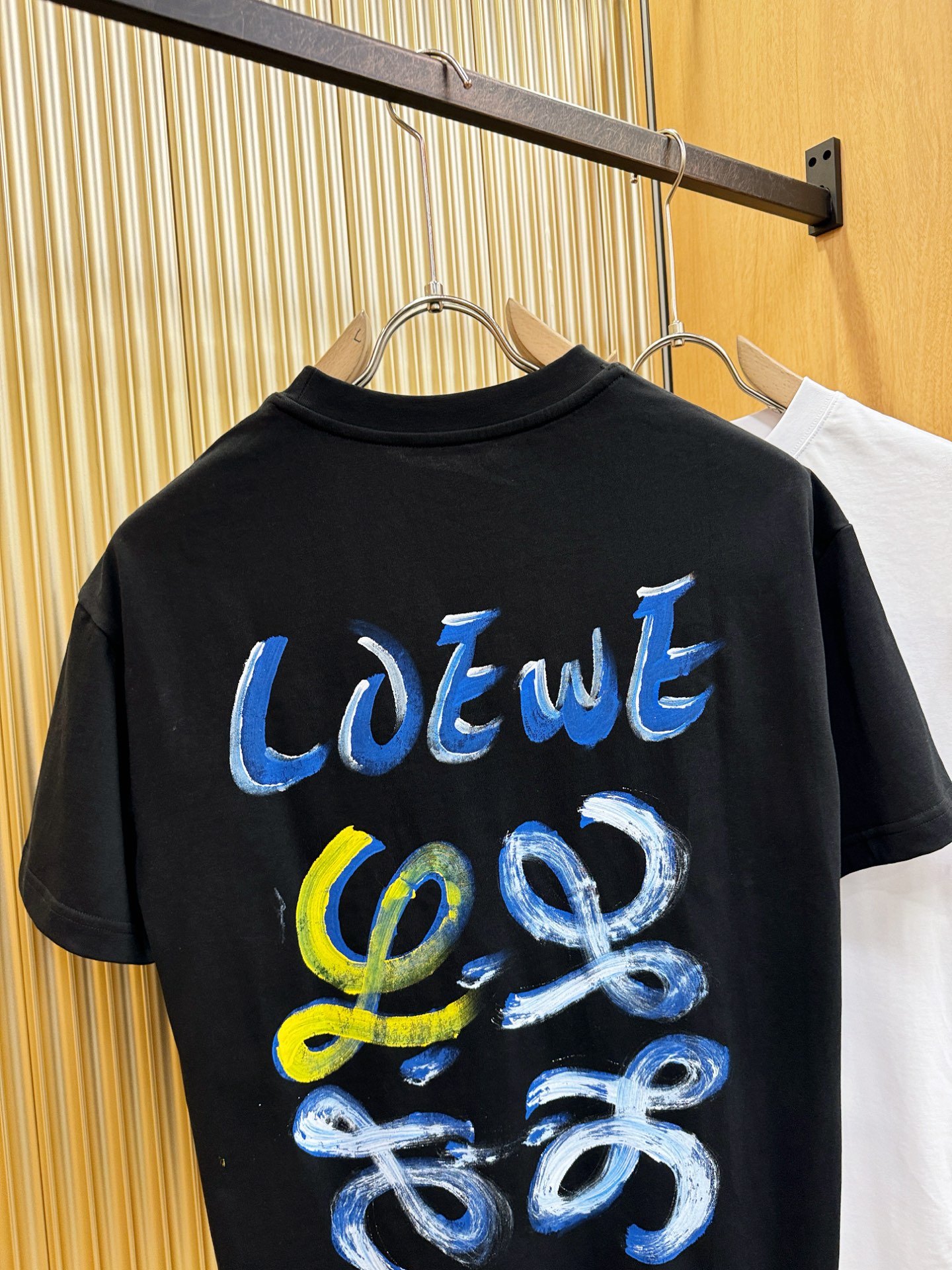 LOEWE罗意威 2026新款短袖T恤！走秀图案时尚休闲短袖T恤衫！设计logo设计！极具设计精选客供面