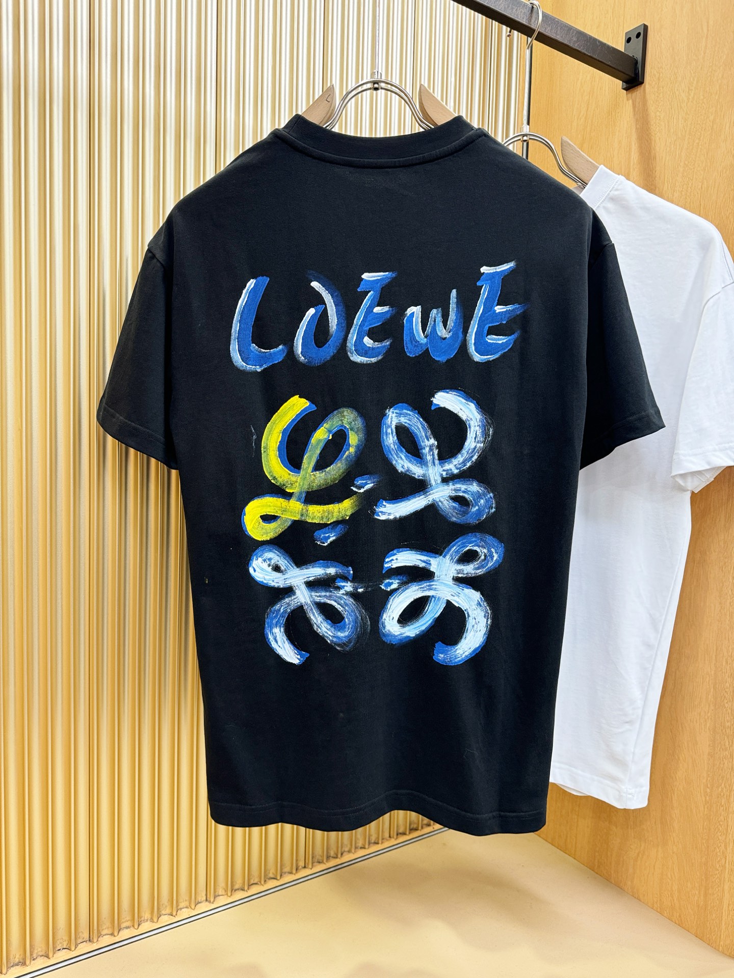 LOEWE罗意威 2026新款短袖T恤！走秀图案时尚休闲短袖T恤衫！设计logo设计！极具设计精选客供面