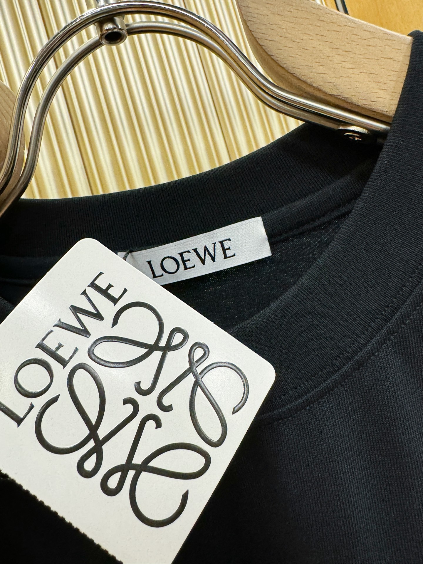 LOEWE罗意威 2026新款短袖T恤！走秀图案时尚休闲短袖T恤衫！设计logo设计！极具设计精选客供面