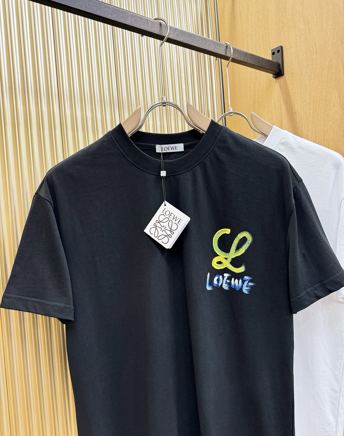 LOEWE罗意威 2026新款短袖T恤！走秀图案时尚休闲短袖T恤衫！设计logo设计！极具设计精选客供面