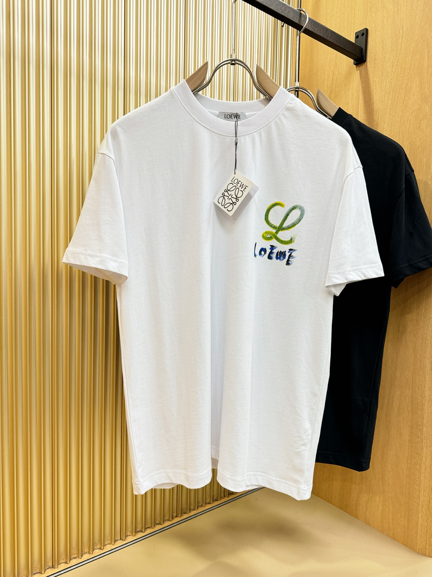 LOEWE罗意威 2026新款短袖T恤！走秀图案时尚休闲短袖T恤衫！设计logo设计！极具设计精选客供面