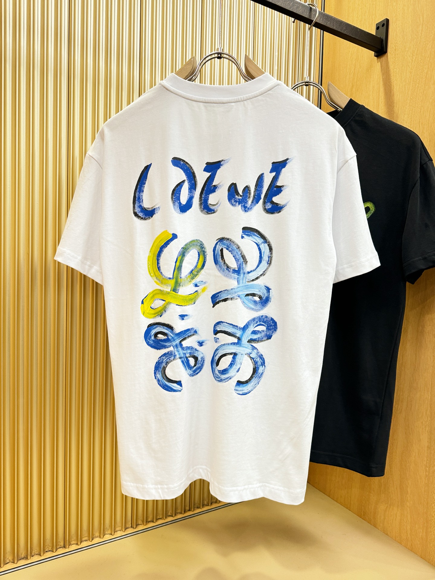 LOEWE罗意威 2026新款短袖T恤！走秀图案时尚休闲短袖T恤衫！设计logo设计！极具设计精选客供面