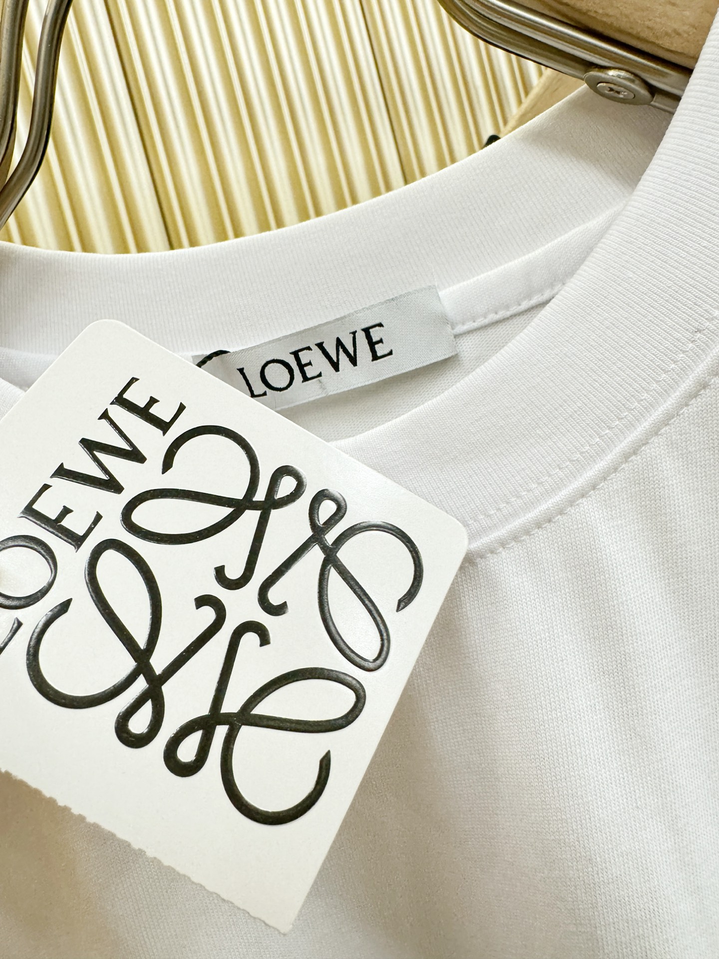 LOEWE罗意威 2026新款短袖T恤！走秀图案时尚休闲短袖T恤衫！设计logo设计！极具设计精选客供面