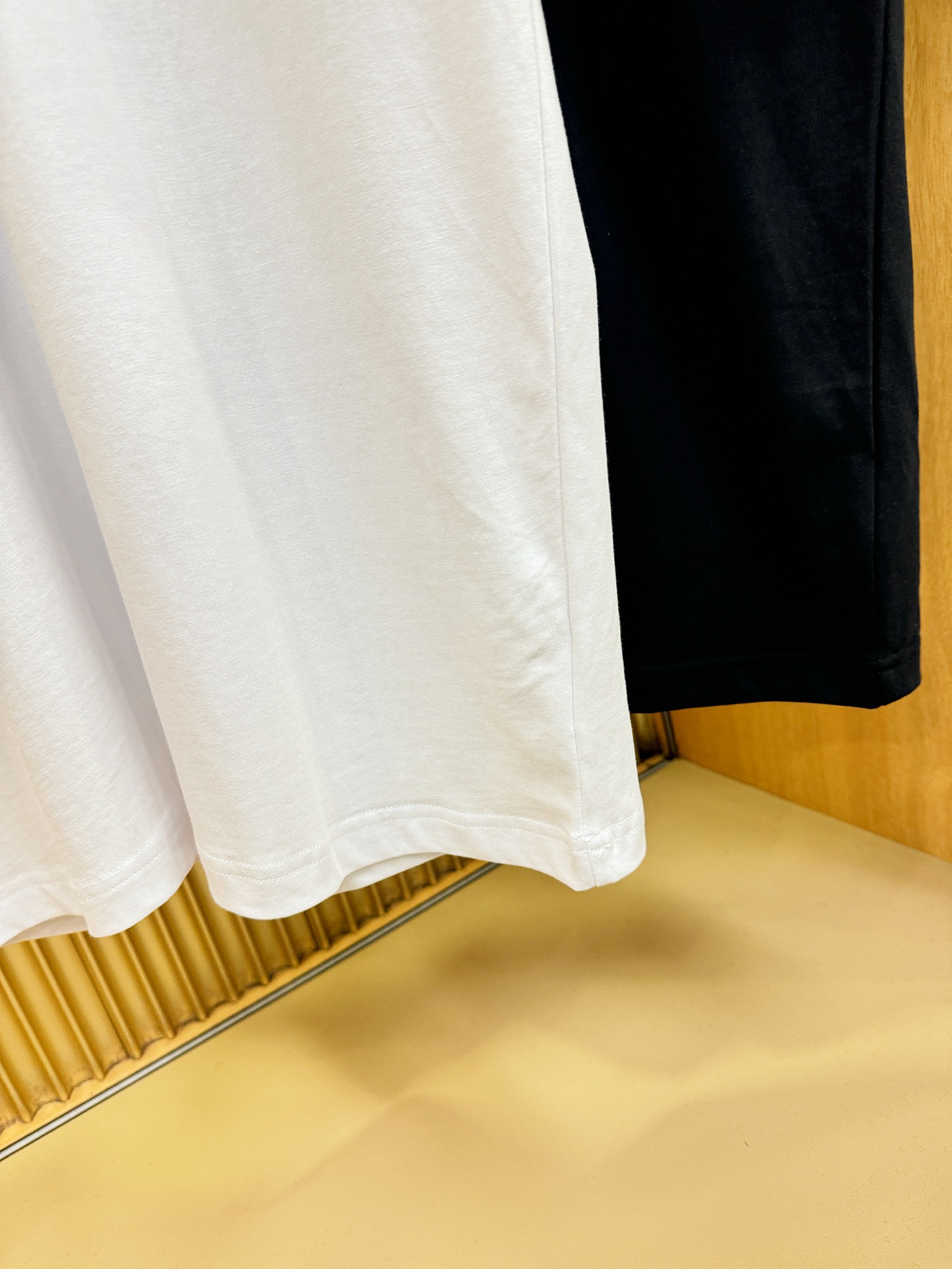 LOEWE罗意威 2026新款短袖T恤！走秀图案时尚休闲短袖T恤衫！设计logo设计！极具设计精选客供面