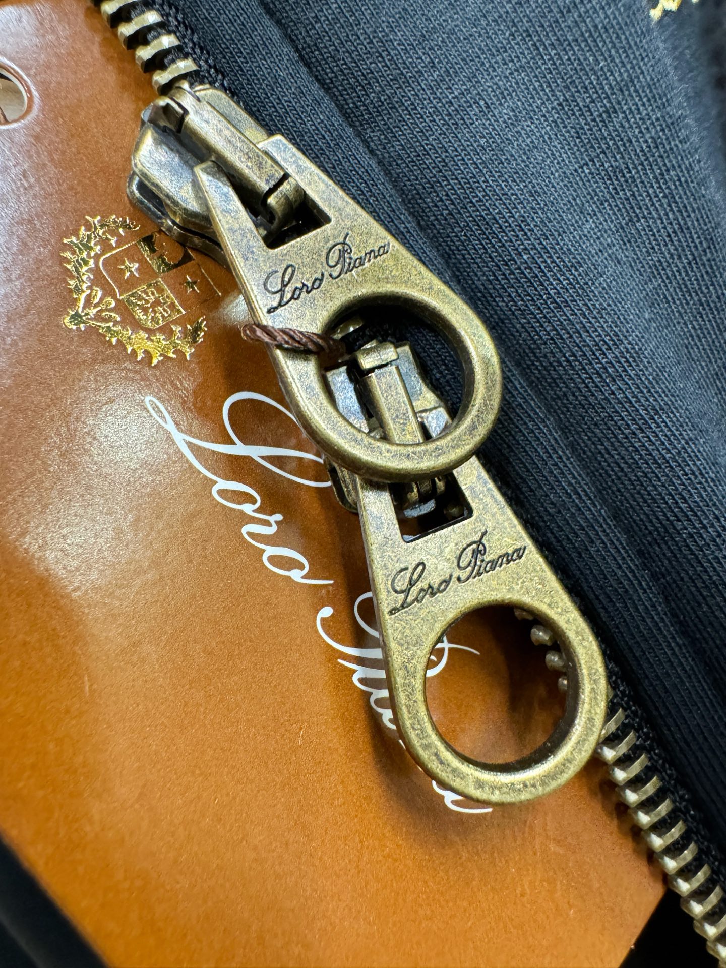 Loro Piana诺悠翩雅 2025秋冬新款外套，内里加棉，原单狠货 意大利进口面料时尚夹克外套。加棉