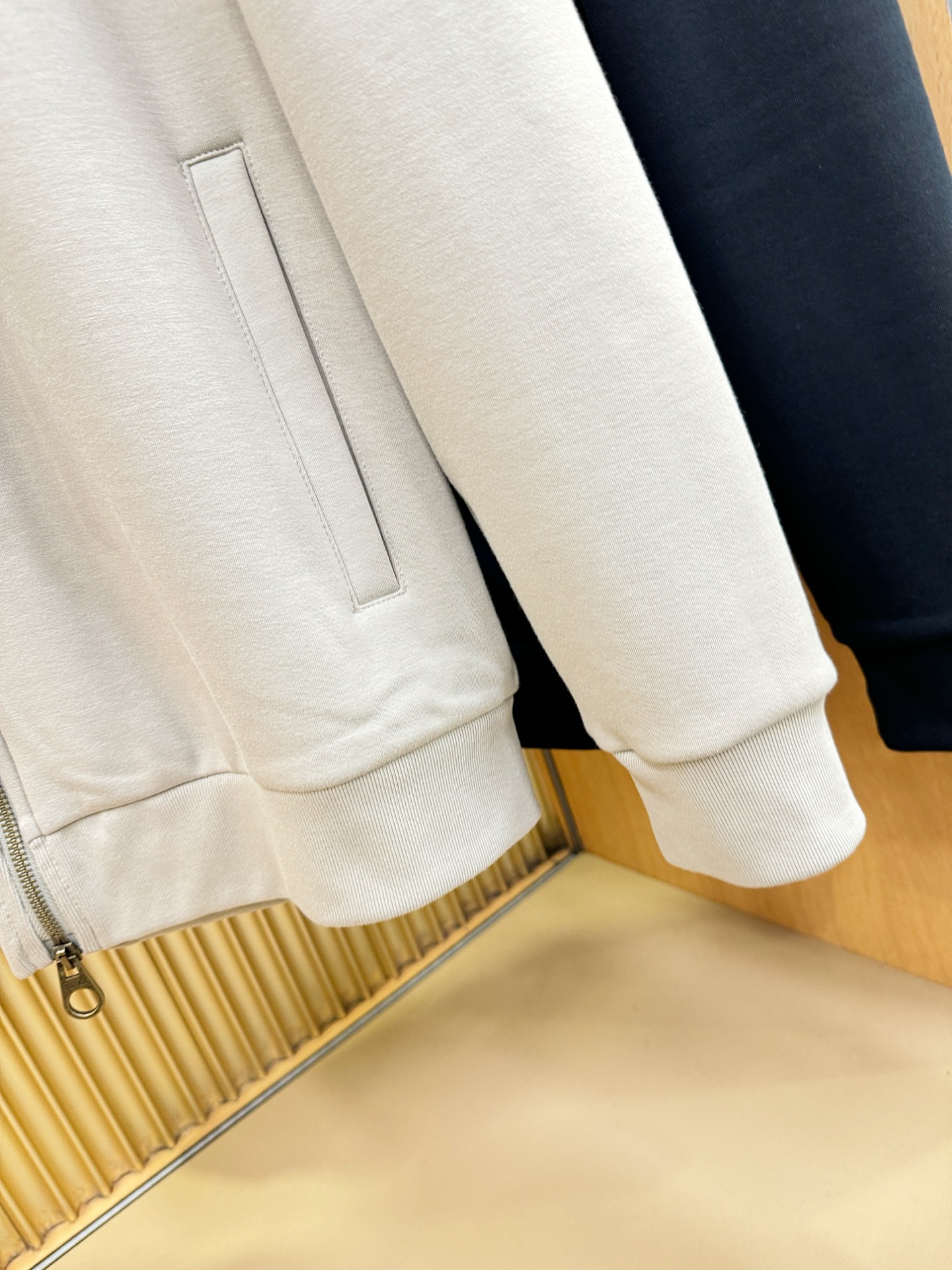 Loro Piana诺悠翩雅 2025秋冬新款外套，内里加棉，原单狠货 意大利进口面料时尚夹克外套。加棉