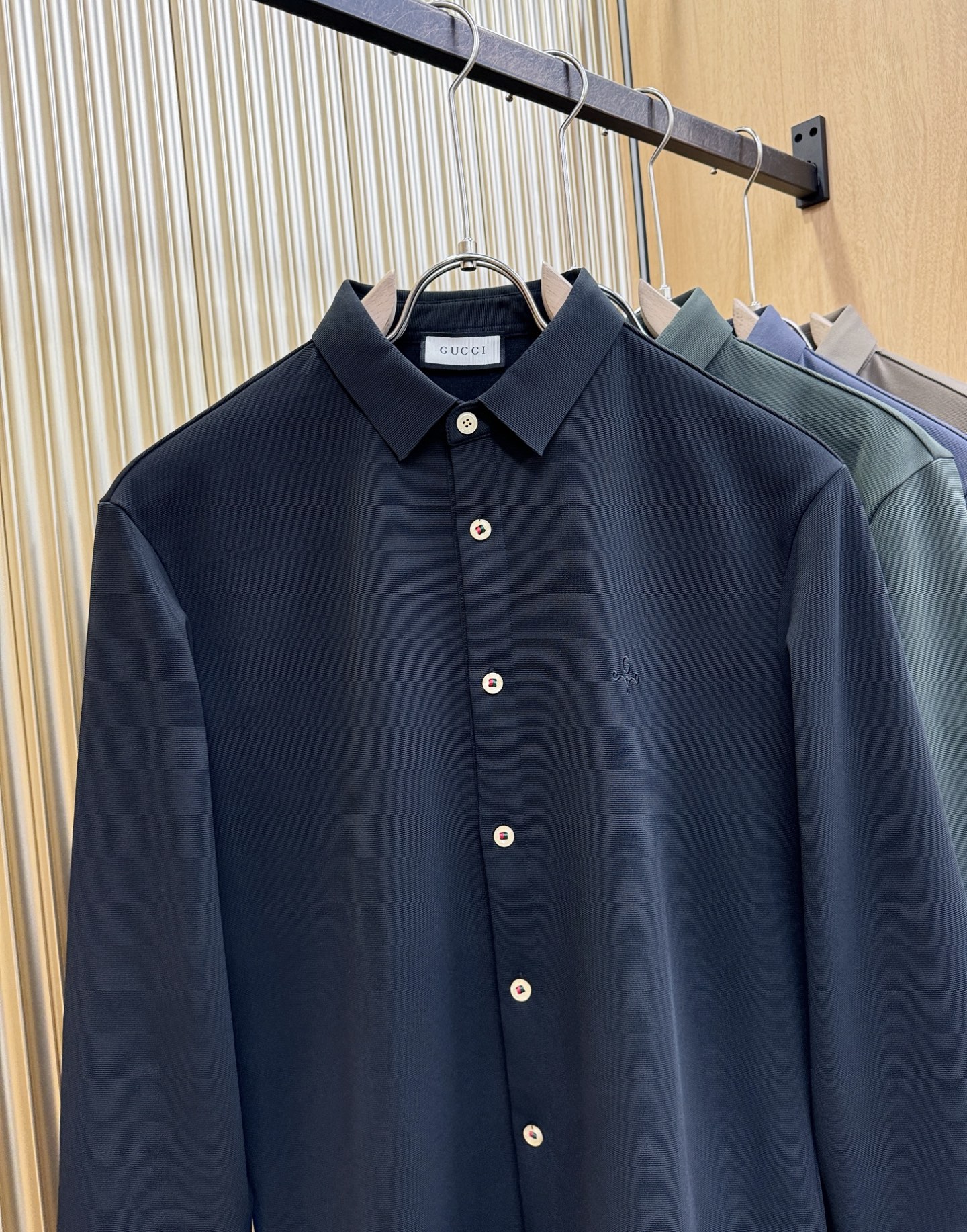 Gucci古奇 2025新款衬衫，内里抓绒，保暖厚实。贸易公司渠道稀出，领先官网发售！经典休闲衬衫搭配独
