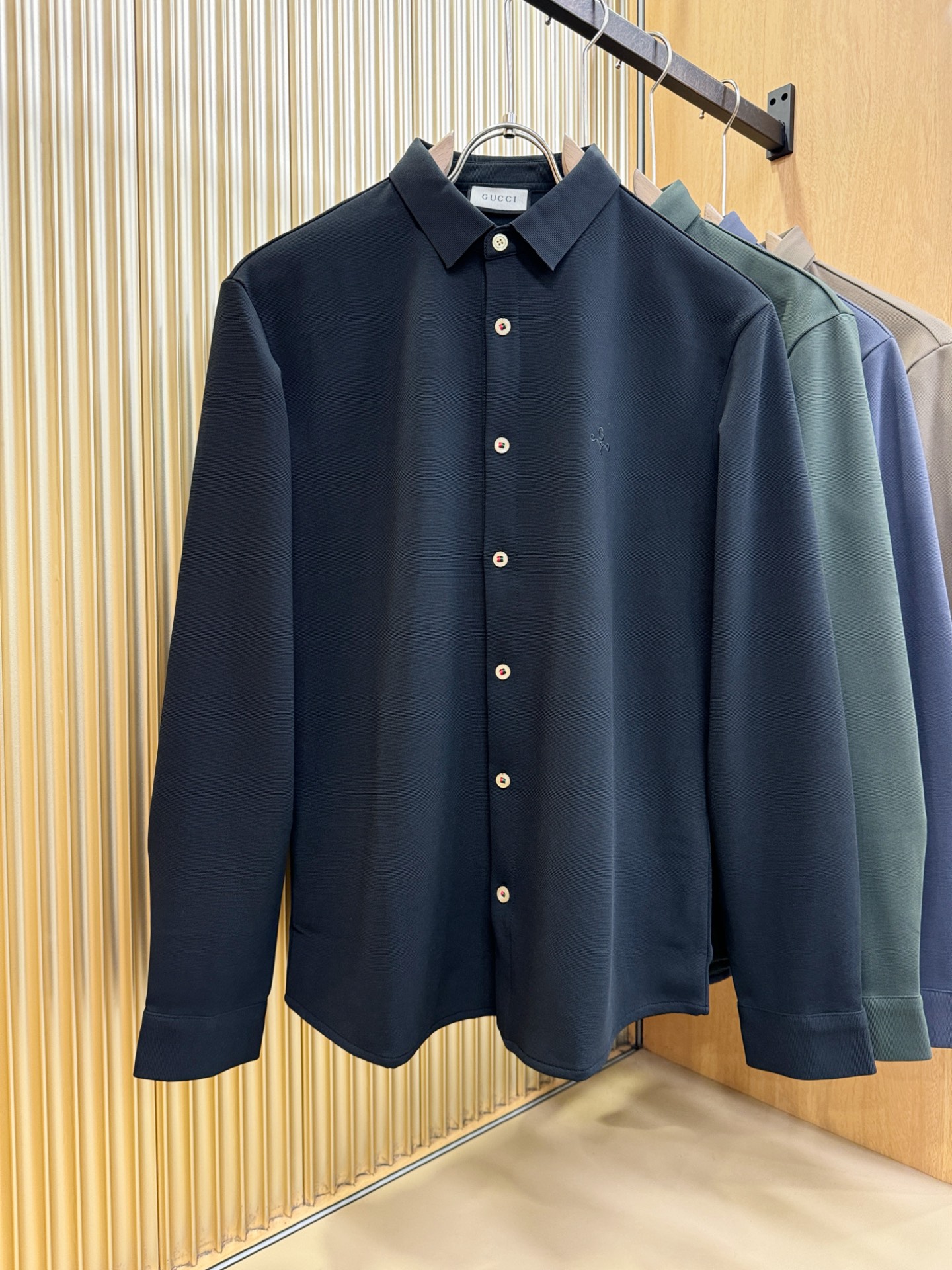 Gucci古奇 2025新款衬衫，内里抓绒，保暖厚实。贸易公司渠道稀出，领先官网发售！经典休闲衬衫搭配独