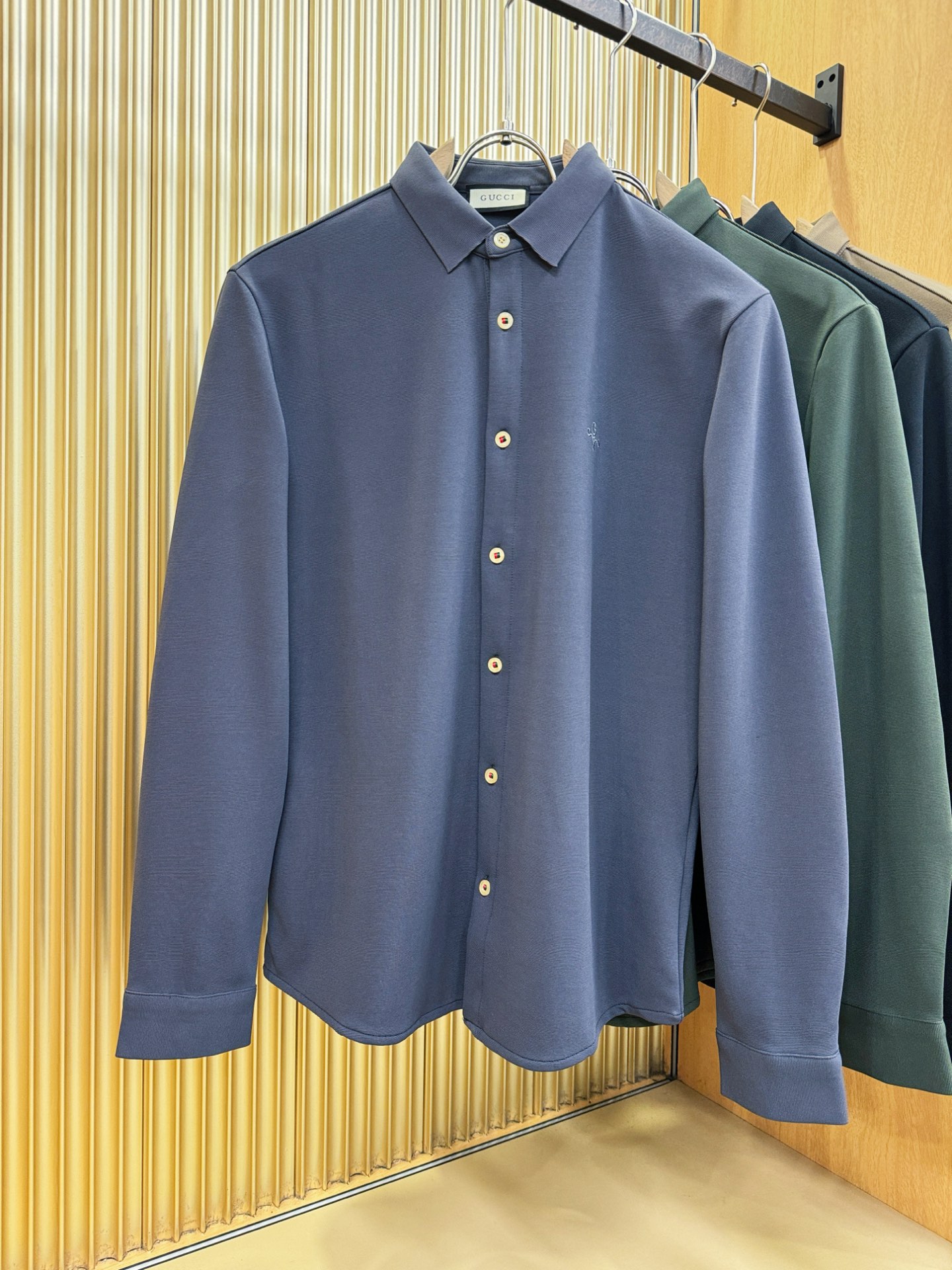 Gucci古奇 2025新款衬衫，内里抓绒，保暖厚实。贸易公司渠道稀出，领先官网发售！经典休闲衬衫搭配独