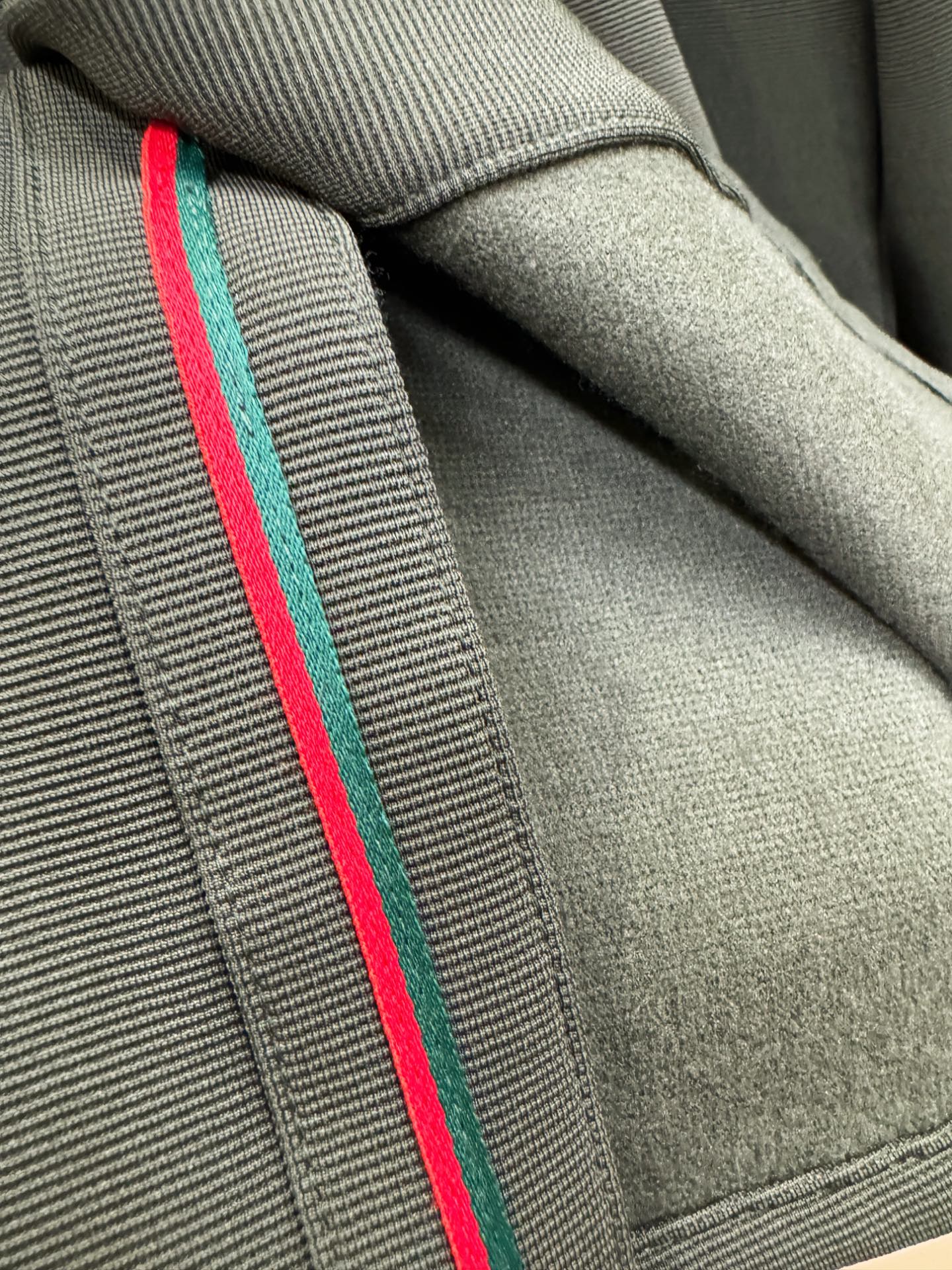 Gucci古奇 2025新款衬衫，内里抓绒，保暖厚实。贸易公司渠道稀出，领先官网发售！经典休闲衬衫搭配独