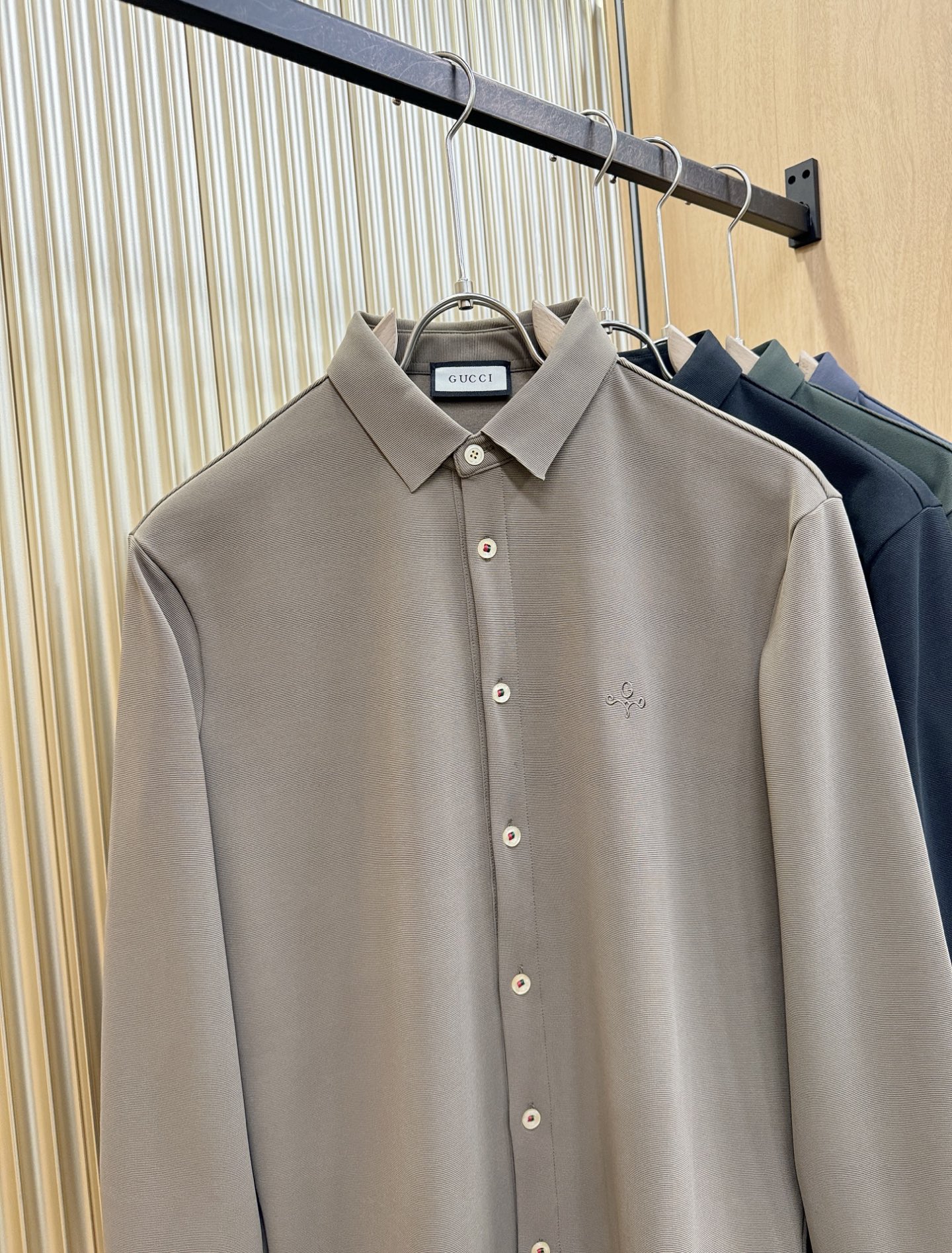 Gucci古奇 2025新款衬衫，内里抓绒，保暖厚实。贸易公司渠道稀出，领先官网发售！经典休闲衬衫搭配独