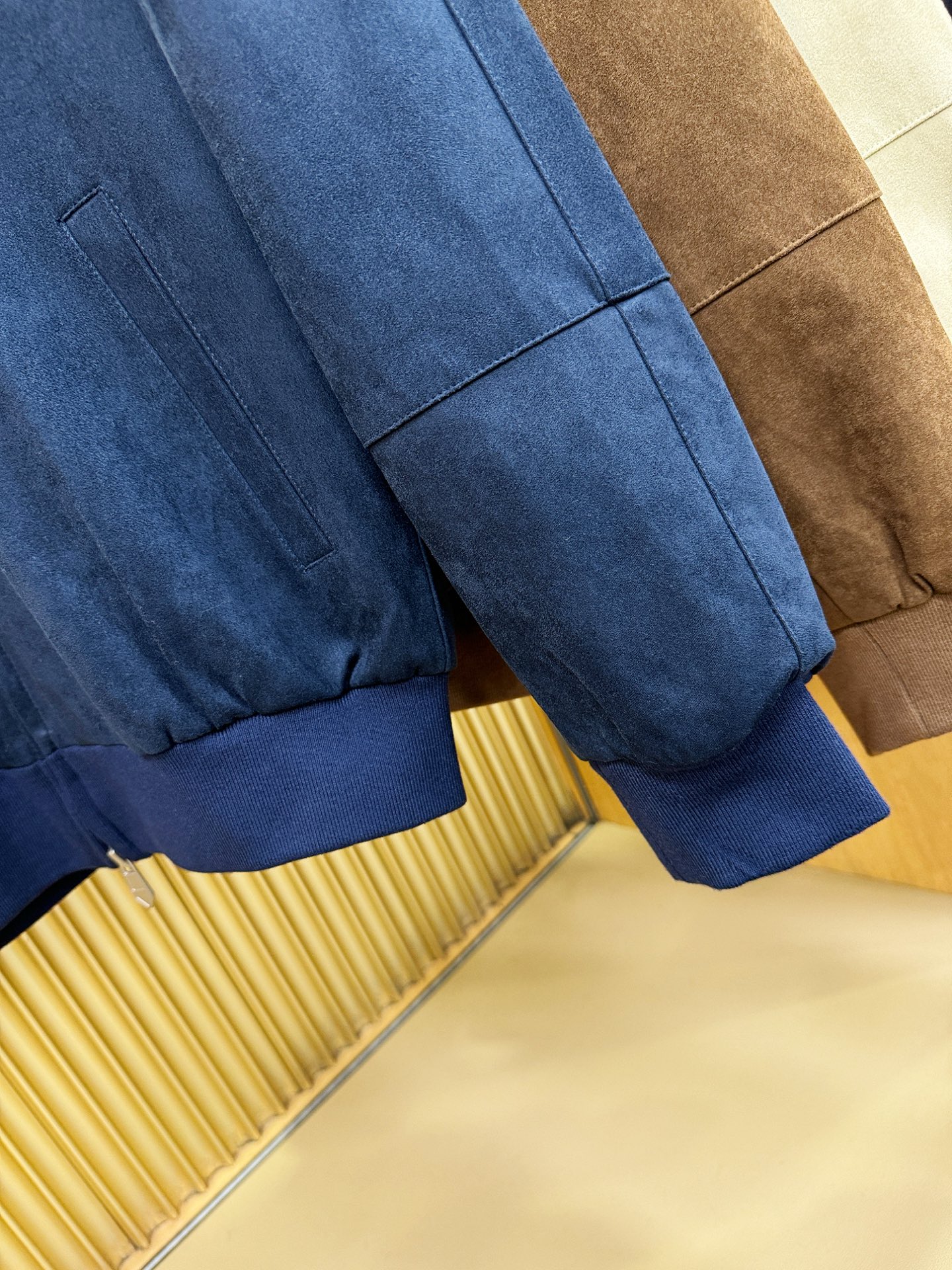 Dior迪奥 2025秋冬新款夹克外套 定制面料 设计造型增添了一份干练与精神，精心挑选的高品质配件，顺